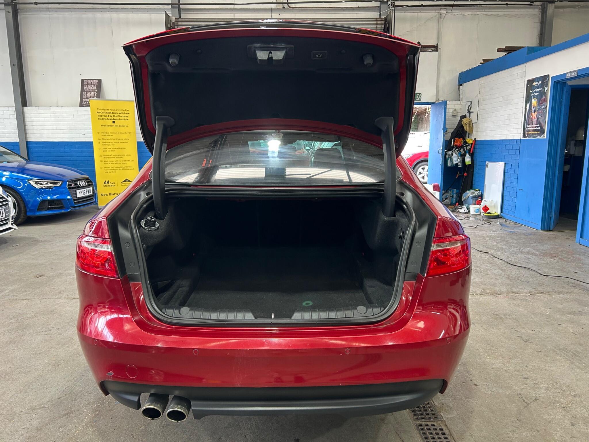 Jaguar XF - Image 26