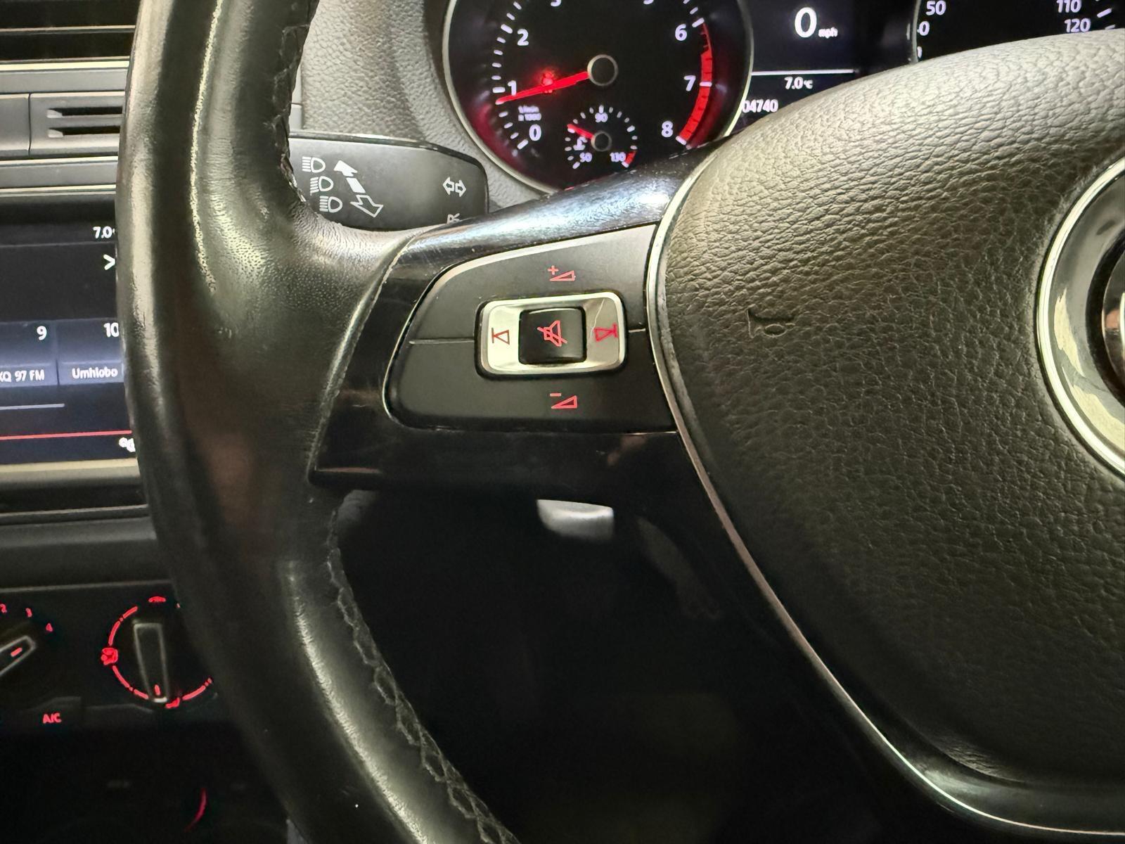 Volkswagen Polo - Image 32