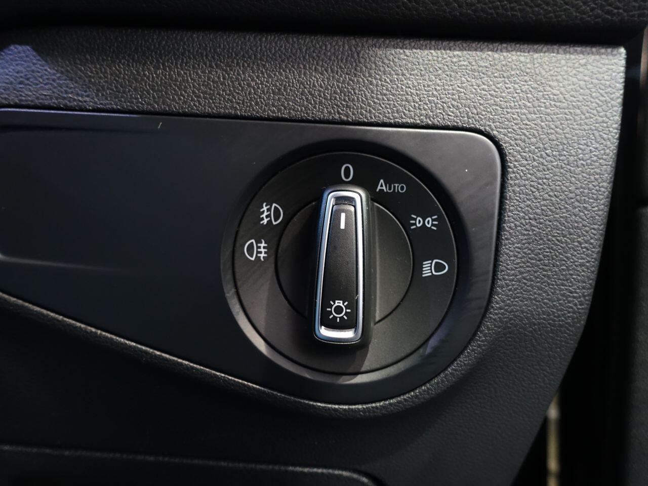 Volkswagen Tiguan - Image 31