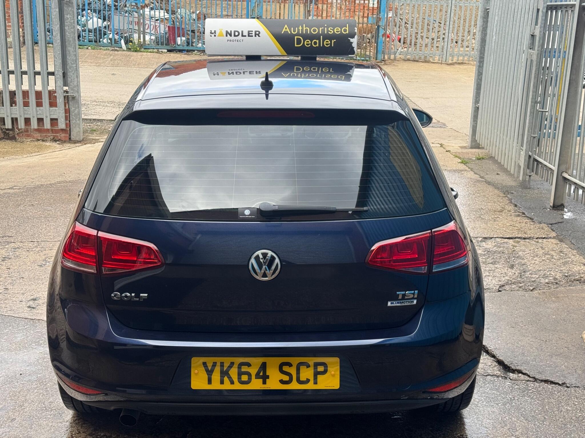 Volkswagen Golf - Image 18
