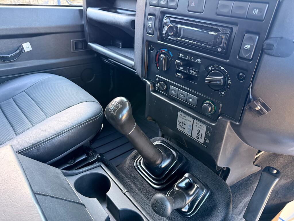 Land Rover Defender 110 - Image 46