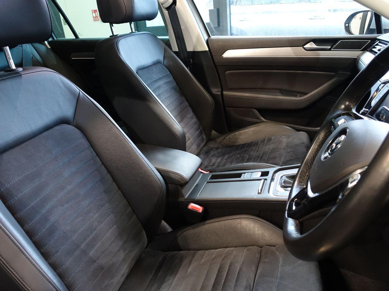 Volkswagen Passat - Image 15