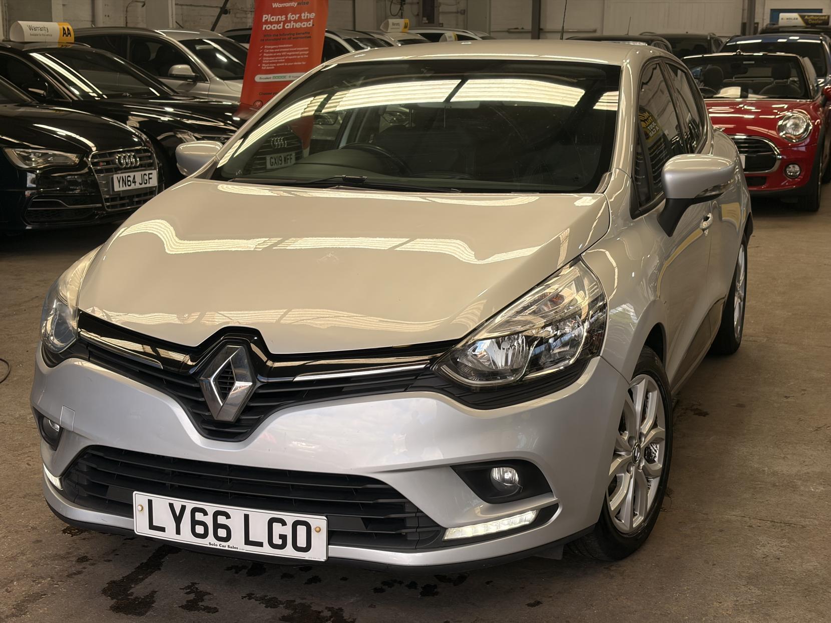 Renault Clio - Image 3