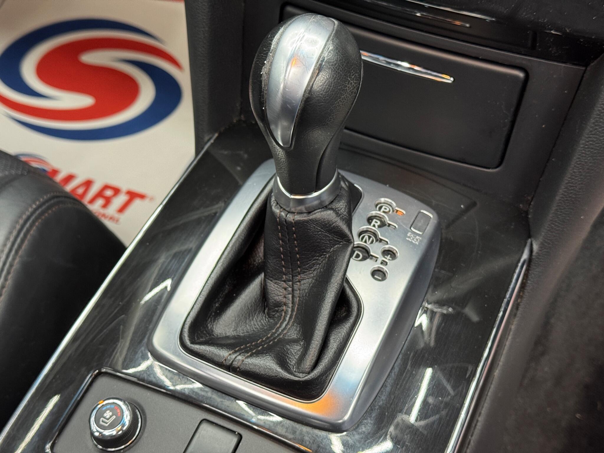 Infiniti QX70 - Image 27