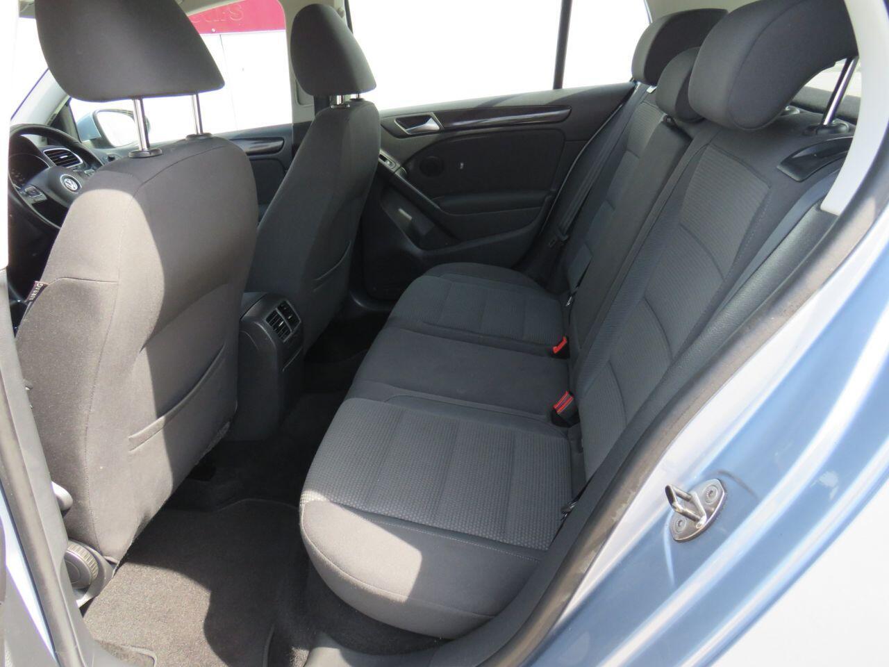 Volkswagen Golf - Image 10