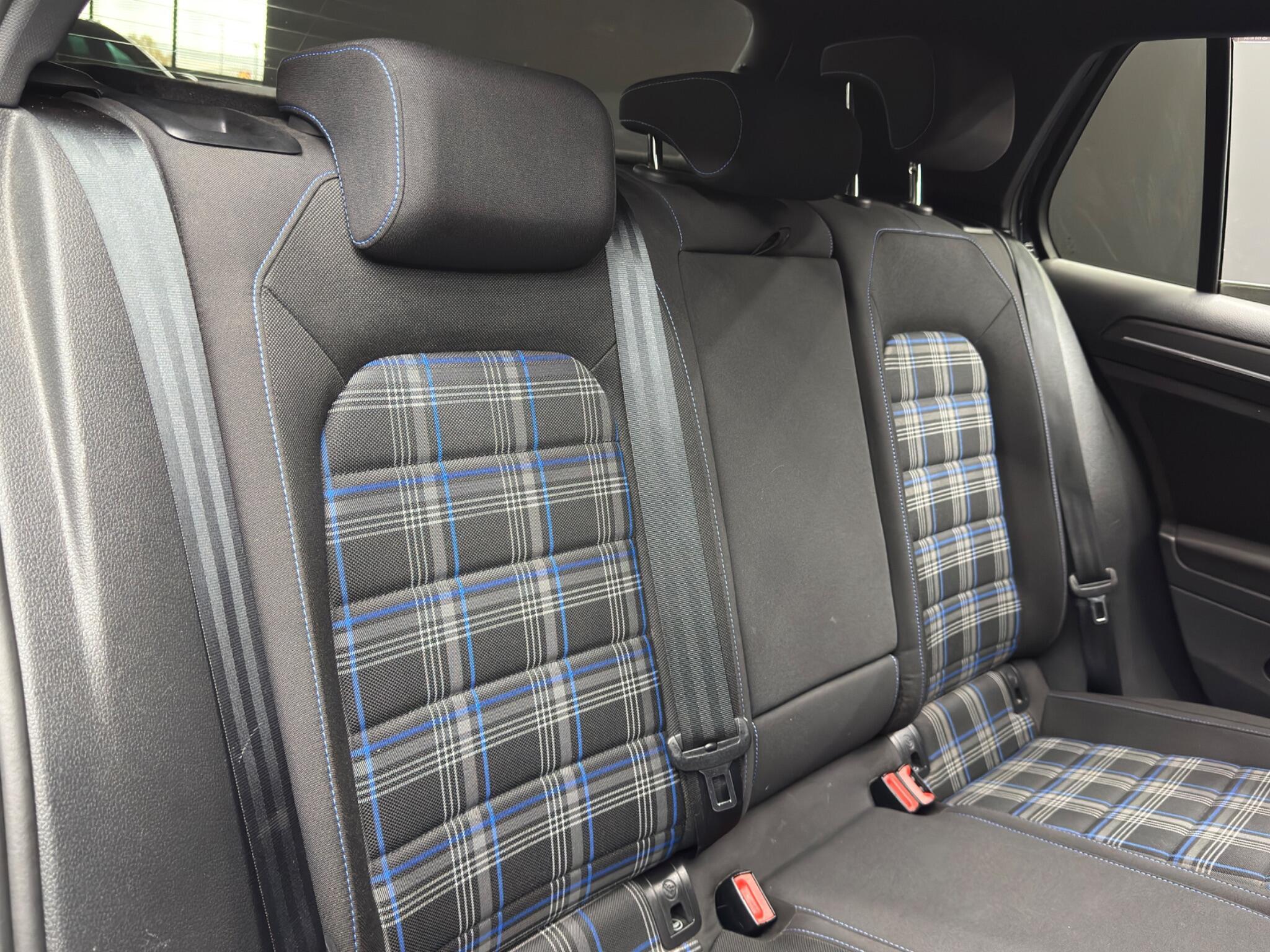 Volkswagen Golf - Image 15