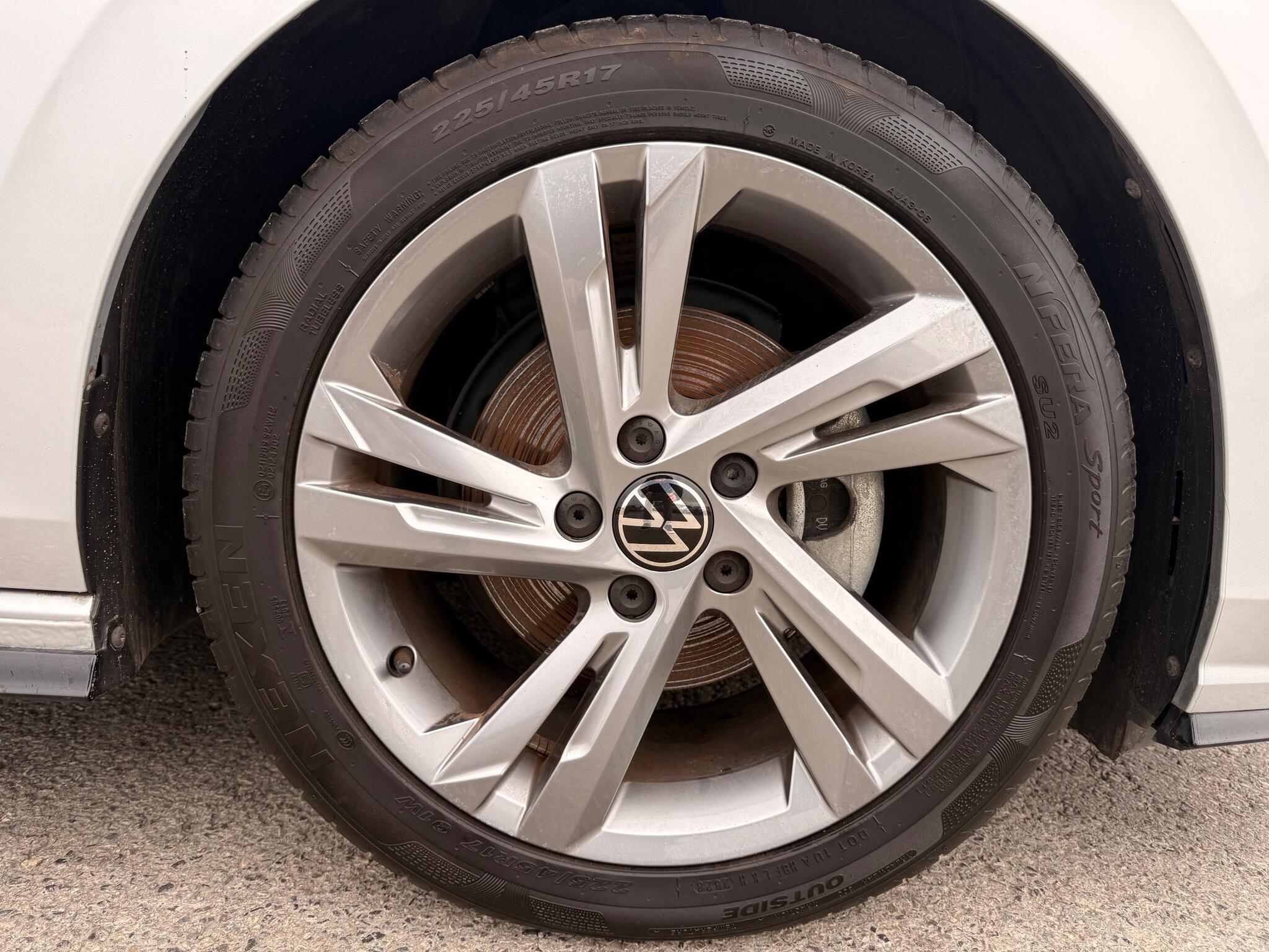 Volkswagen Golf - Image 14