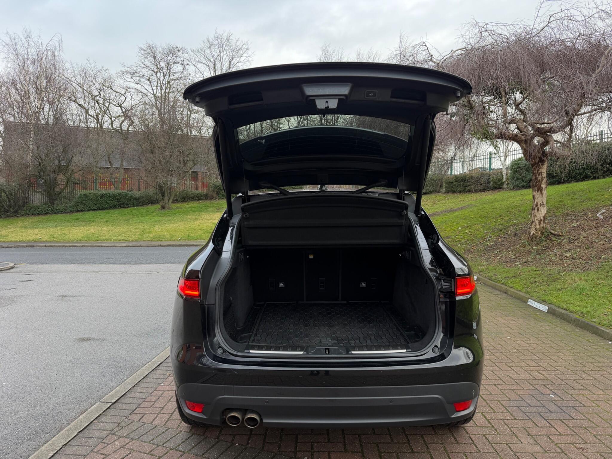 Jaguar F-Pace - Image 28
