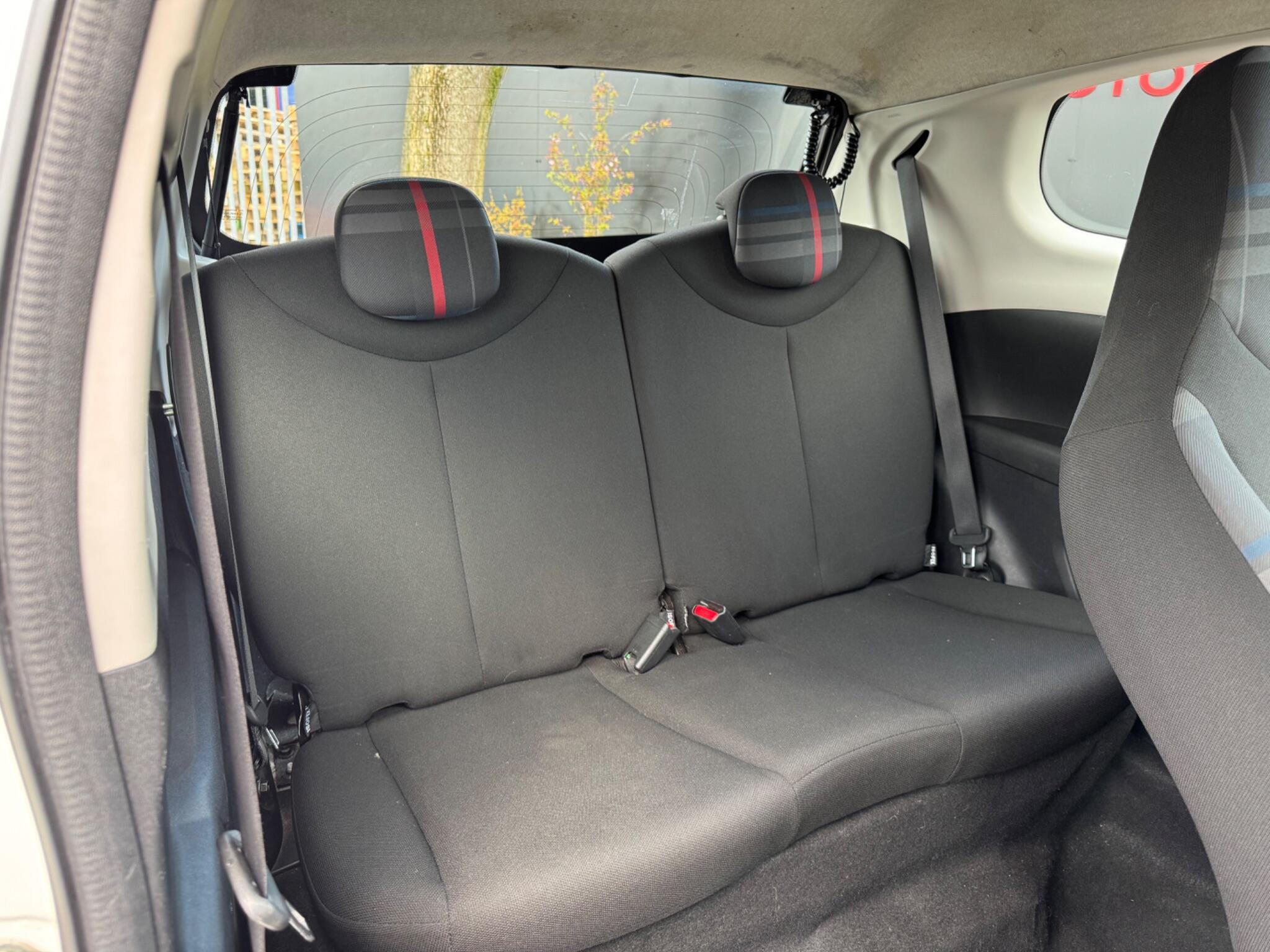 Peugeot 108 - Image 2