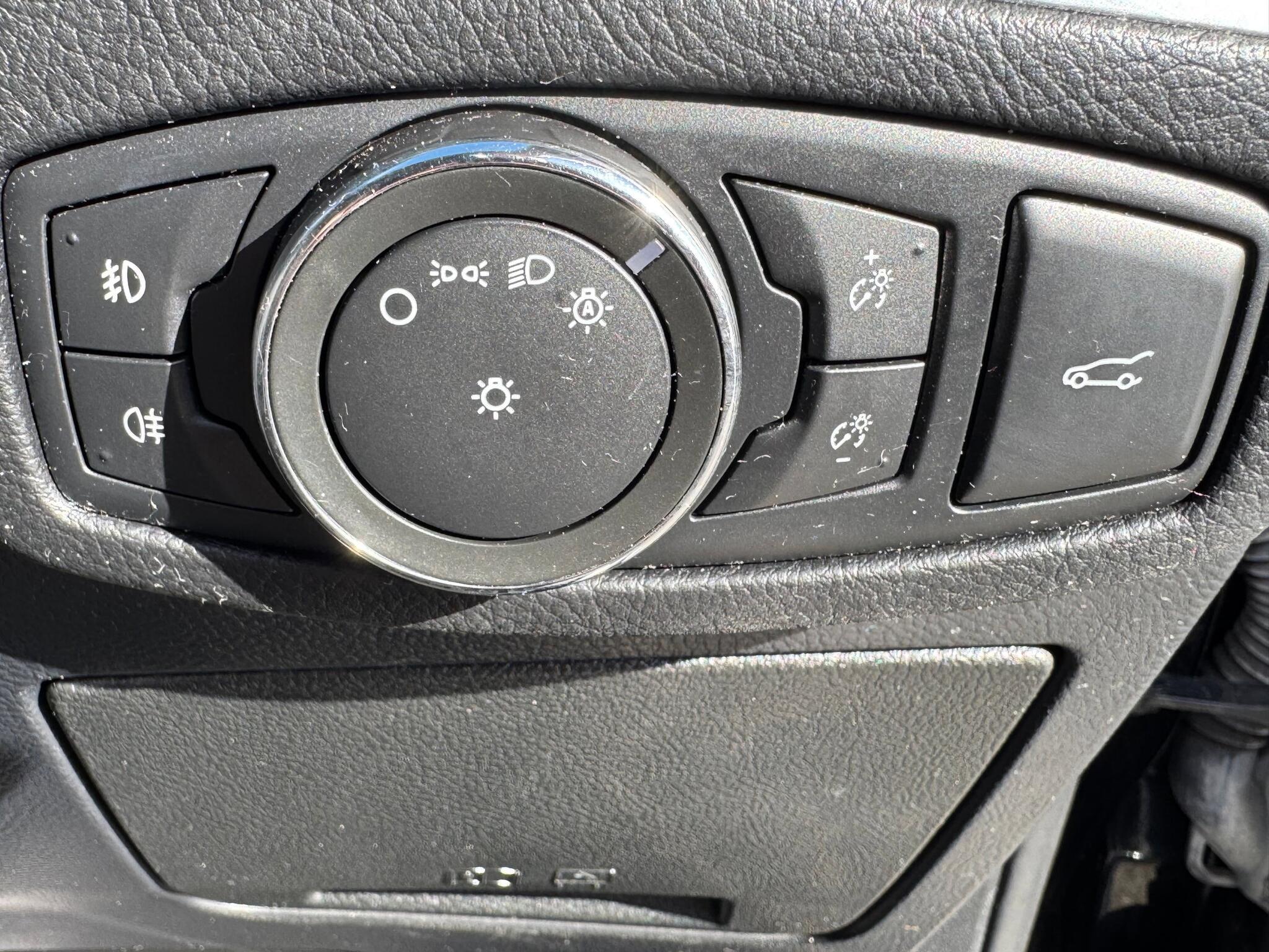 Ford S-MAX - Image 19