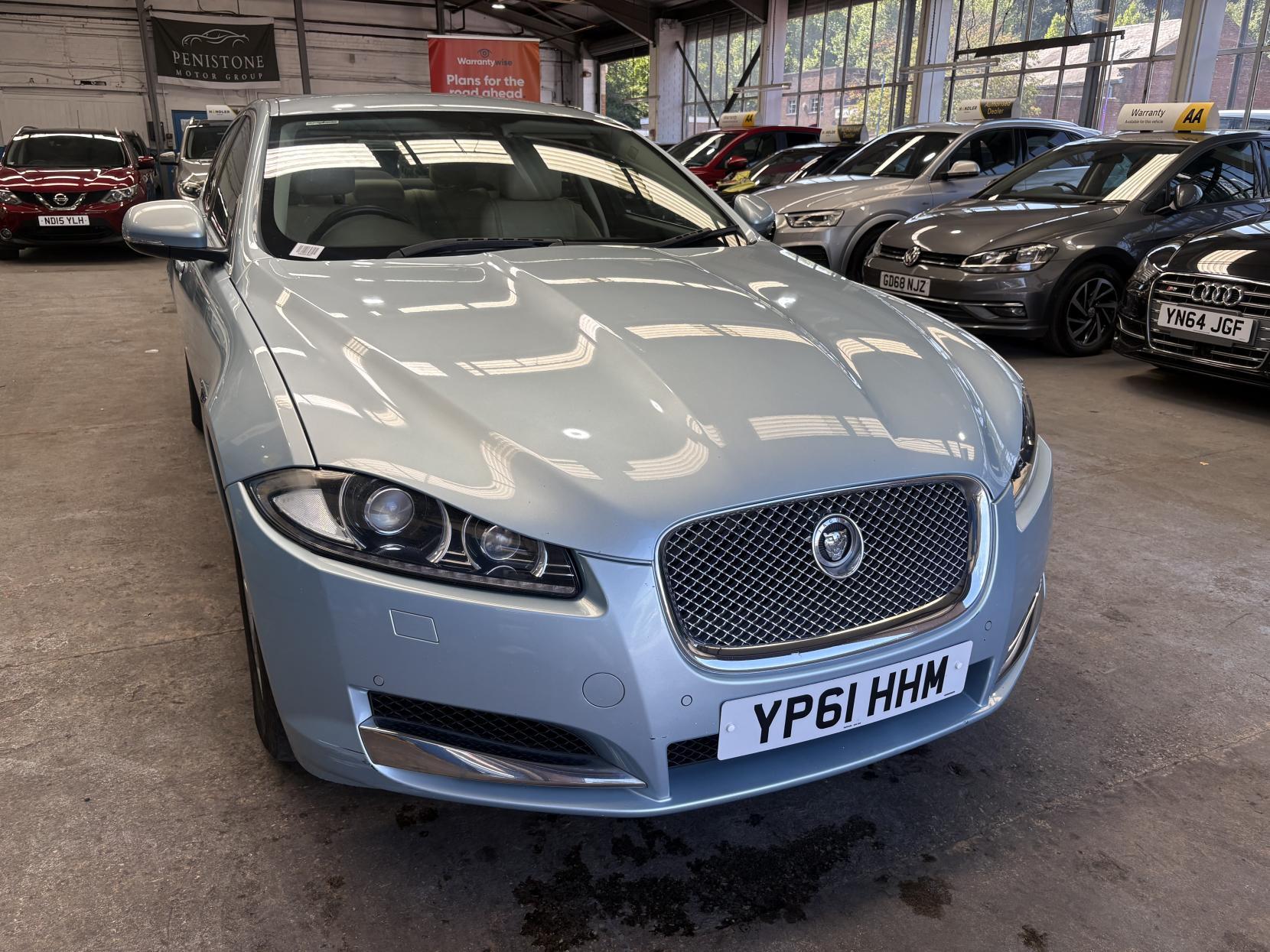 Jaguar XF - Image 2