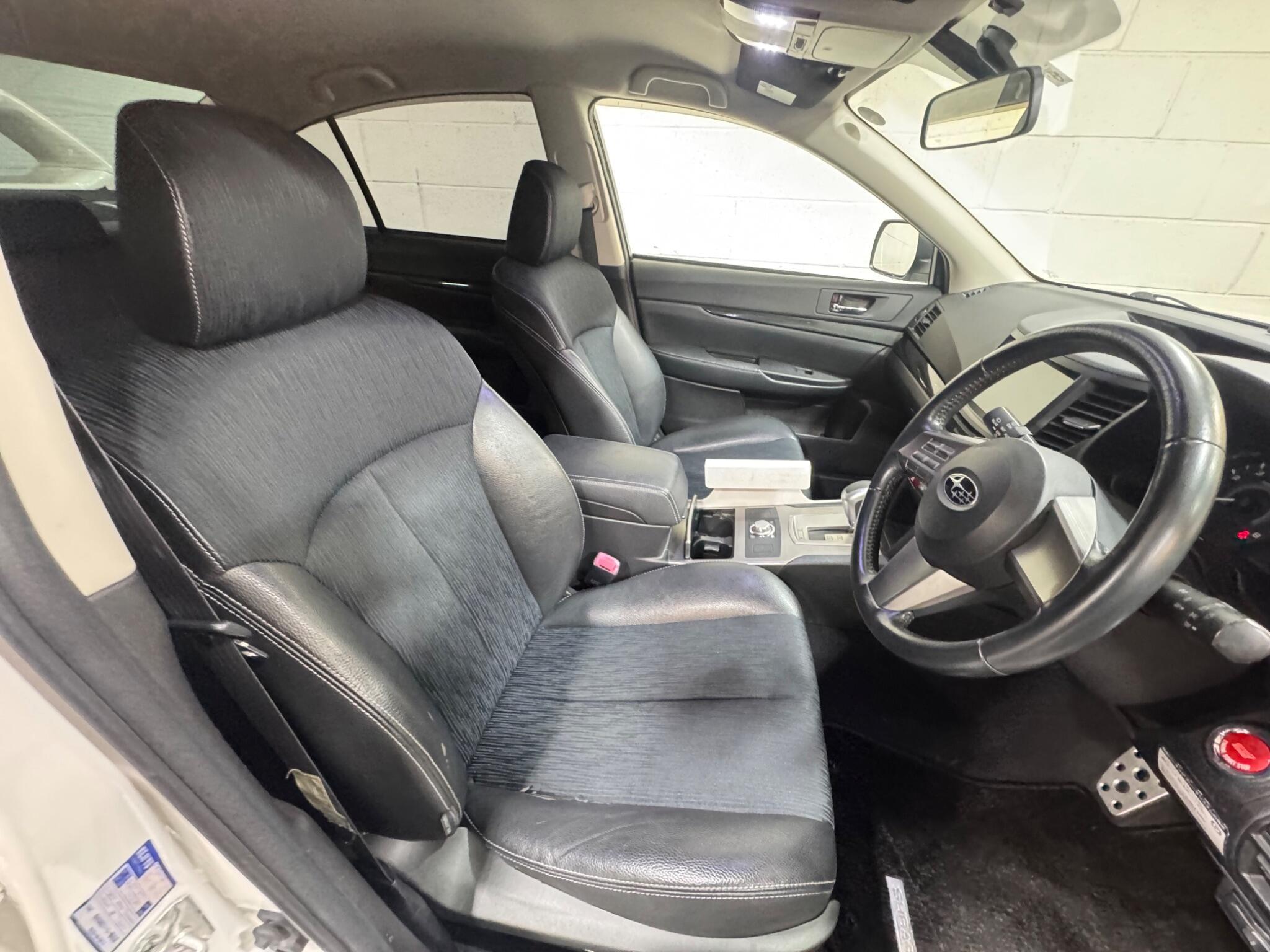 Subaru Legacy - Image 8