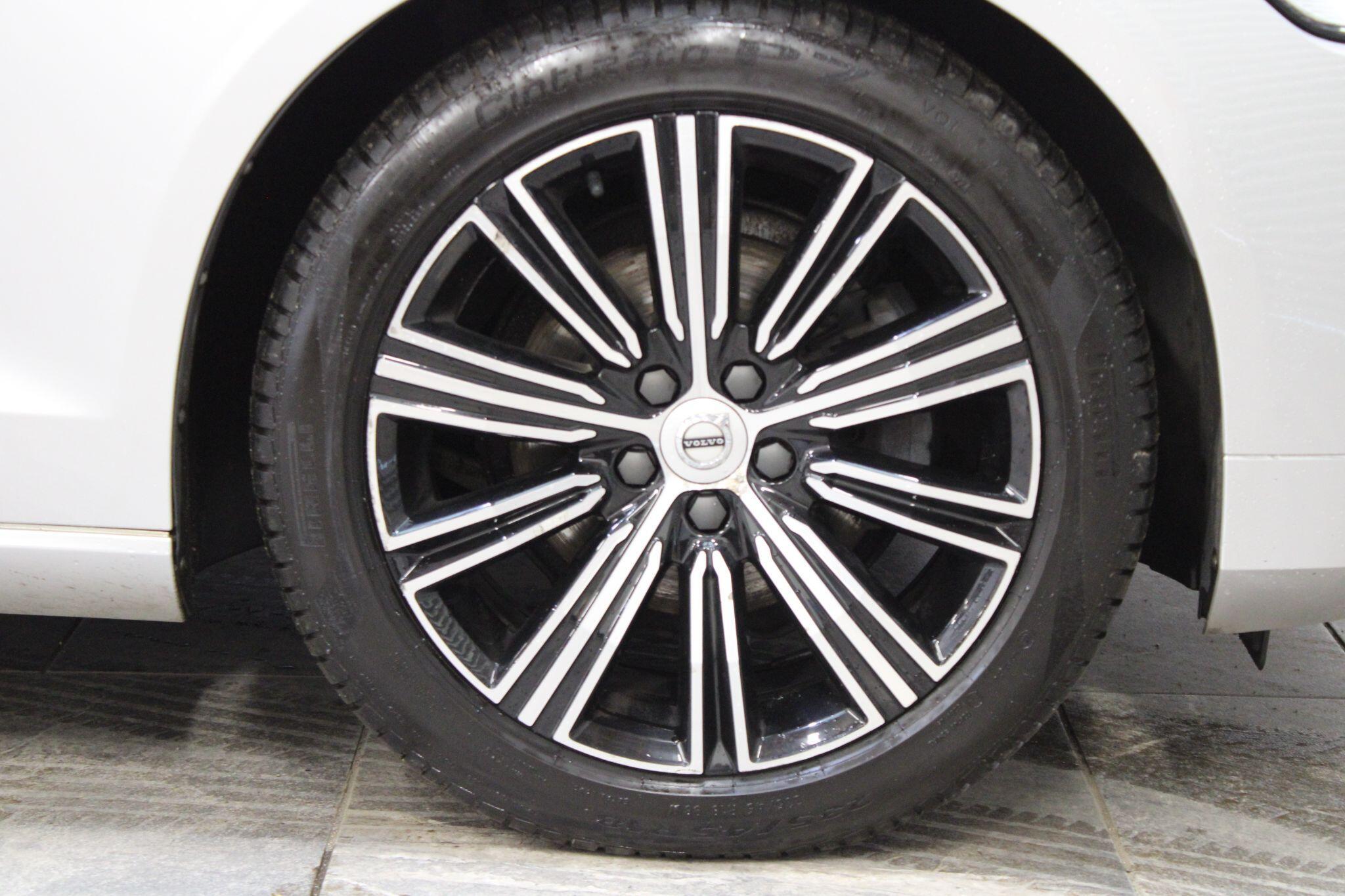 Volvo V60 - Image 9