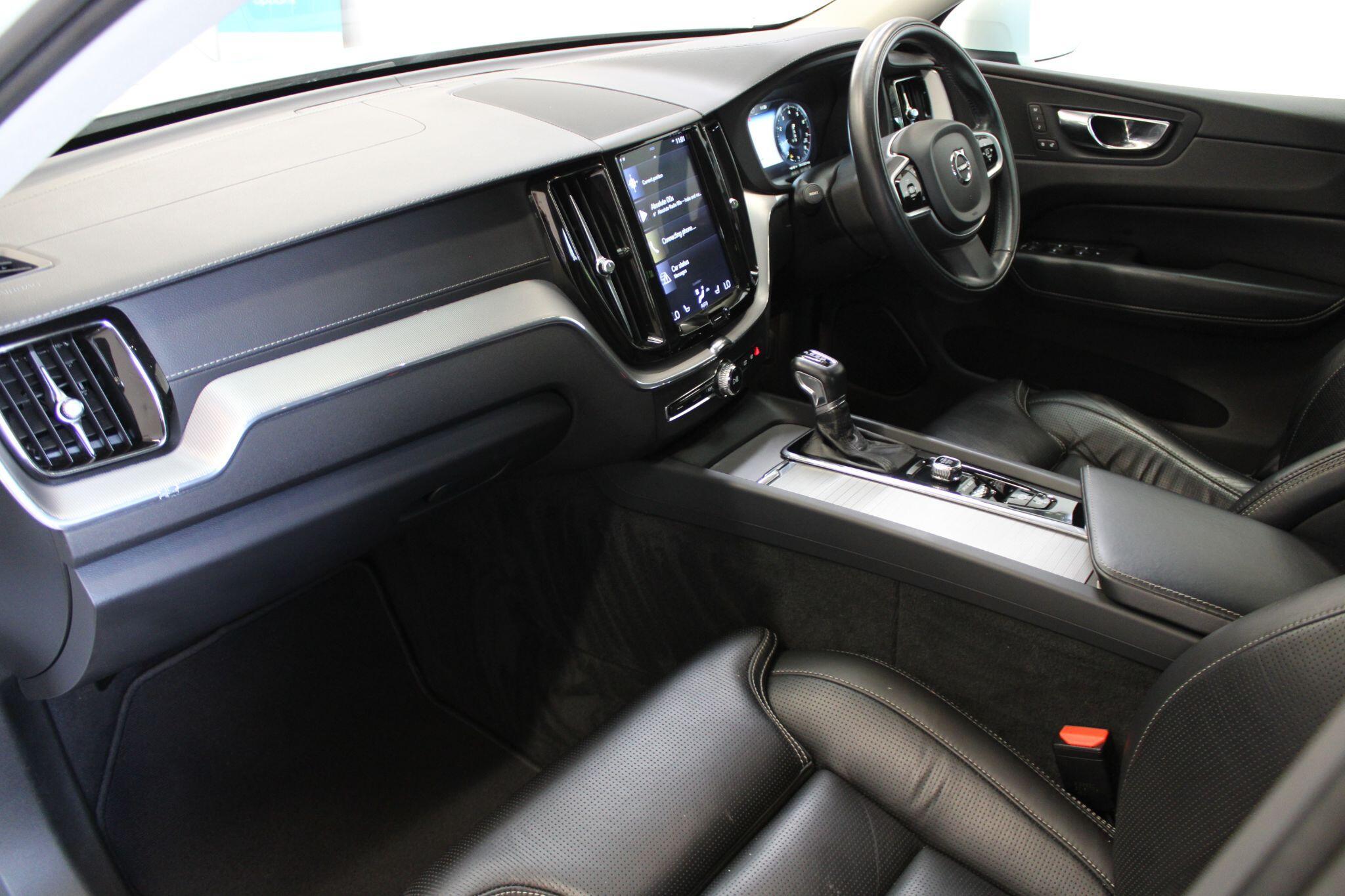 Volvo XC60 - Image 2