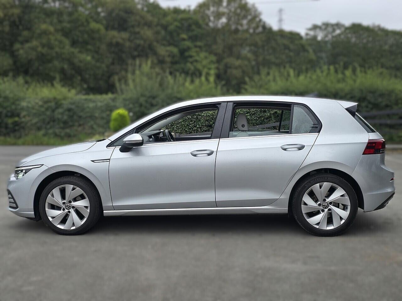 Volkswagen Golf - Image 18