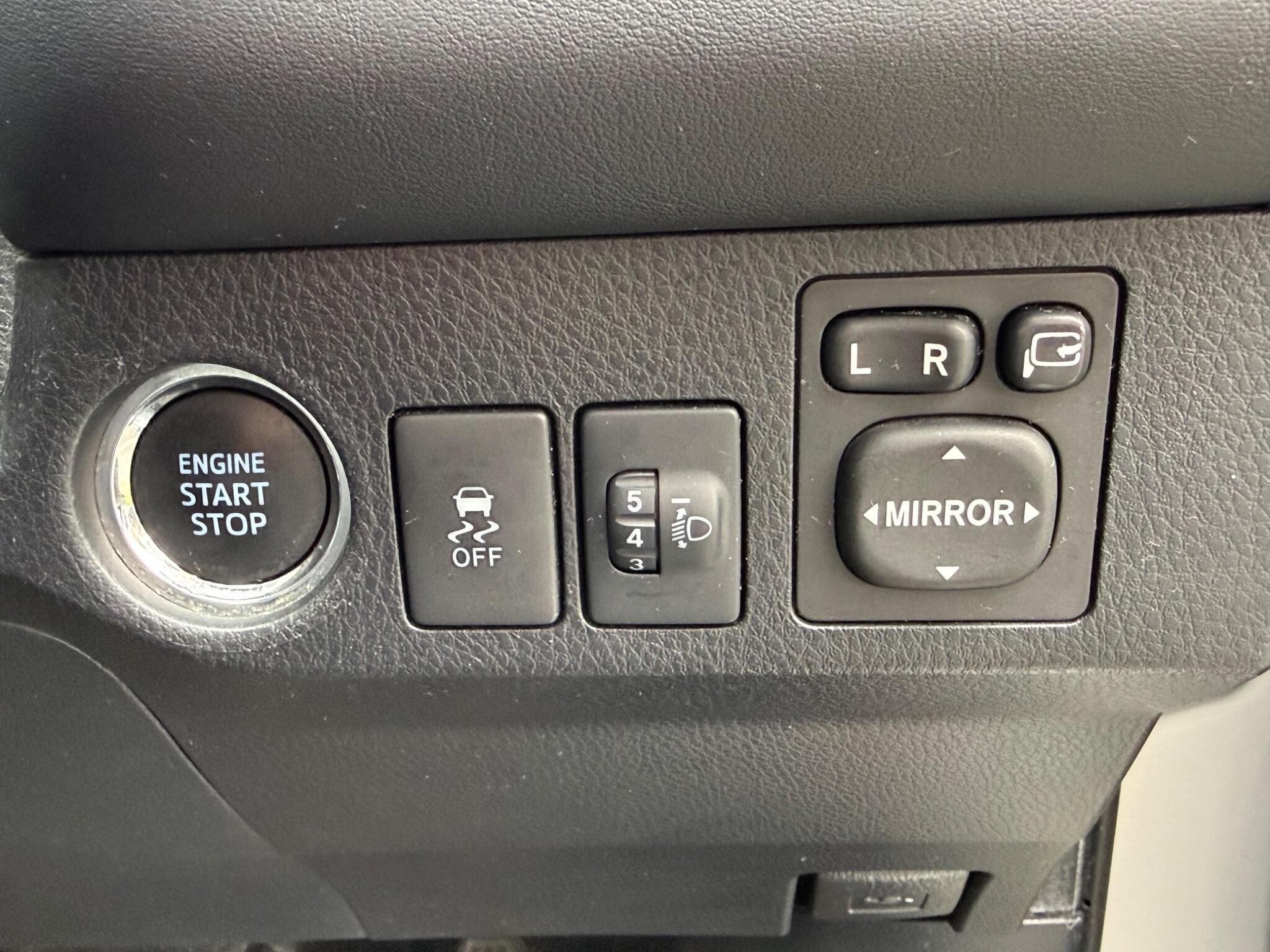 Toyota RAV4 - Image 18