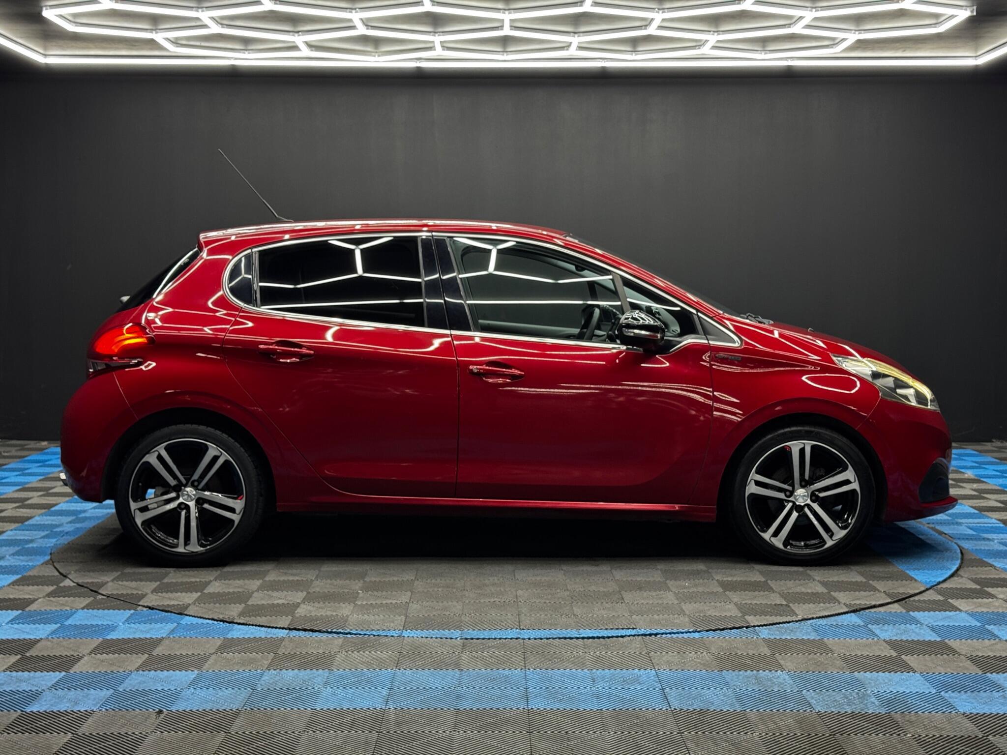 Peugeot 208 - Image 4