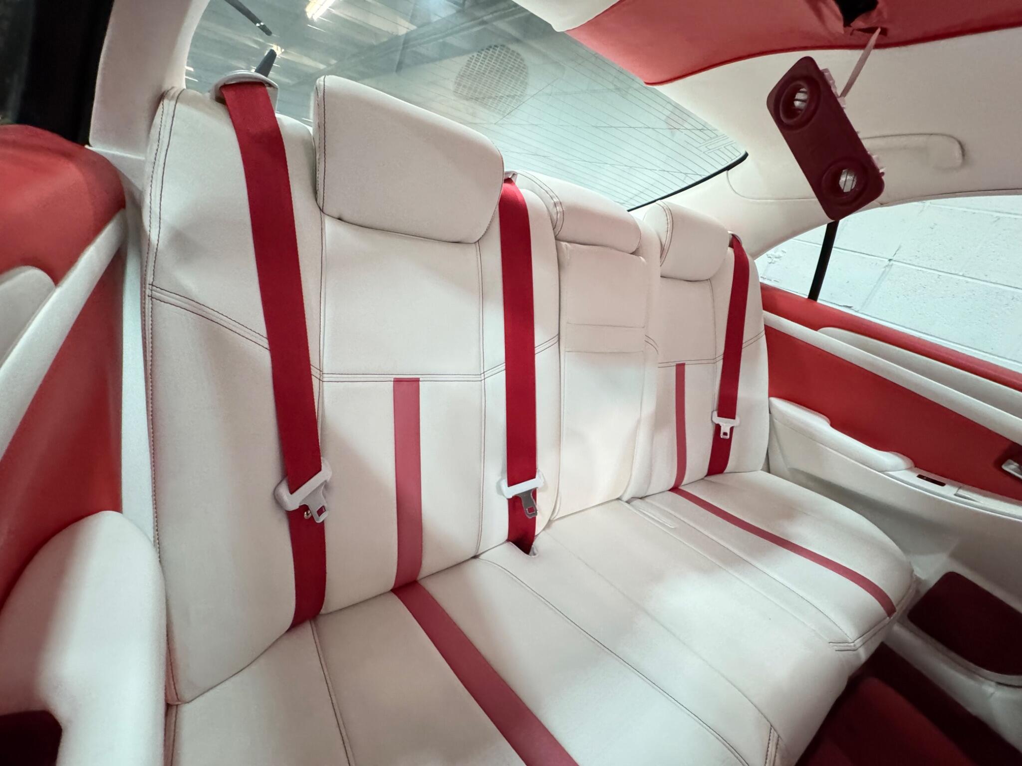Toyota CROWN - Image 11