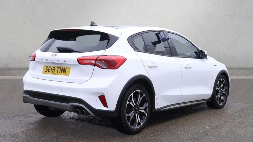 Ford Focus - Image 7