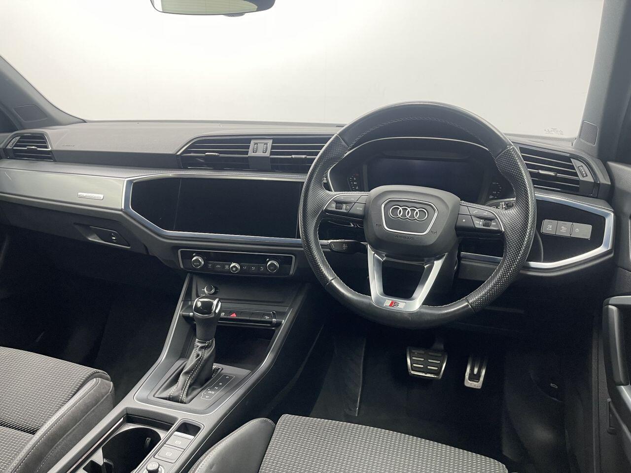 Audi Q3 - Image 19