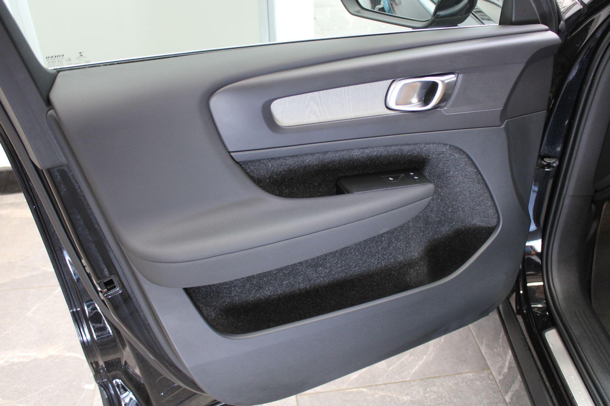 Volvo XC40 - Image 29