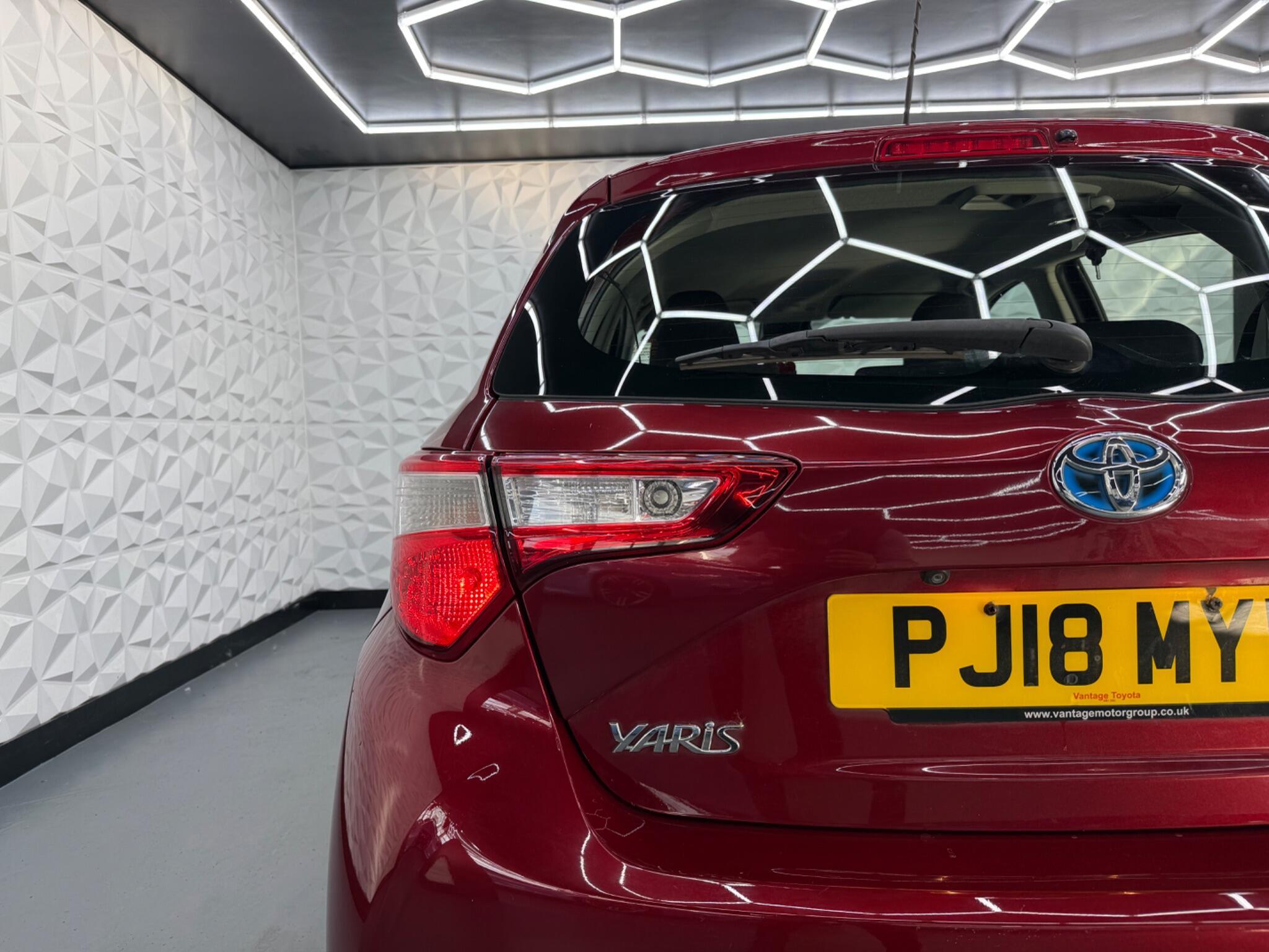 Toyota Yaris - Image 18
