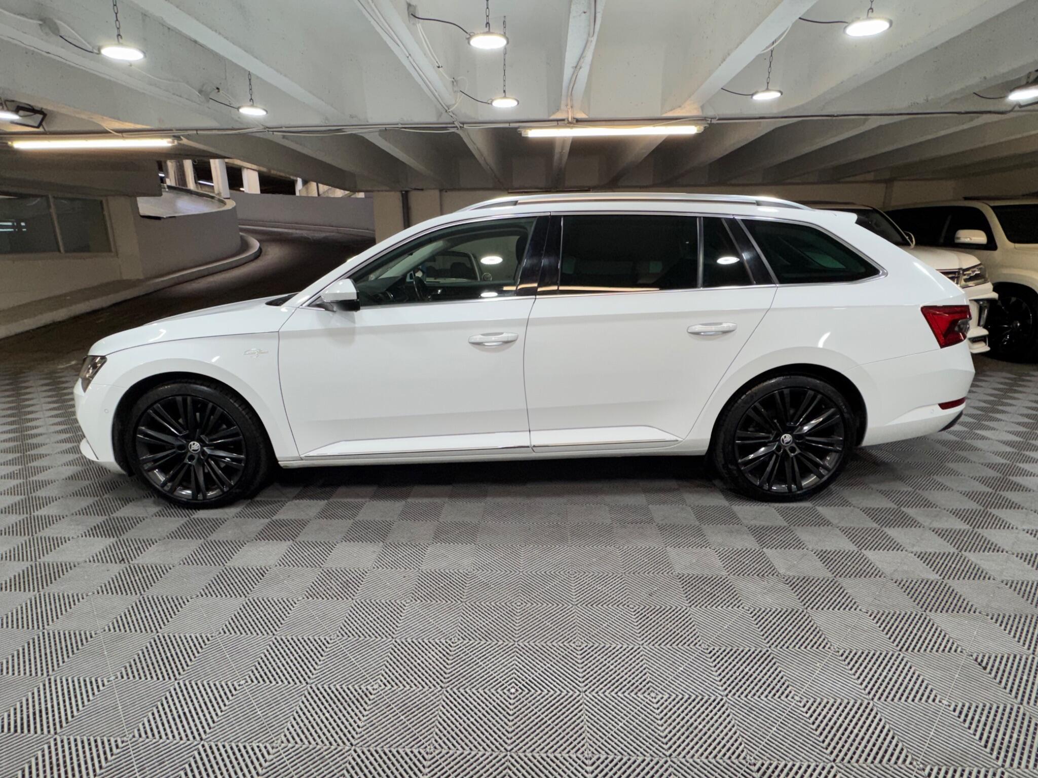 Skoda Superb - Image 2