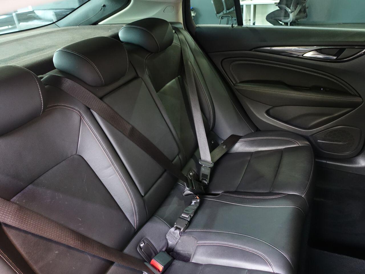 Vauxhall Insignia - Image 14