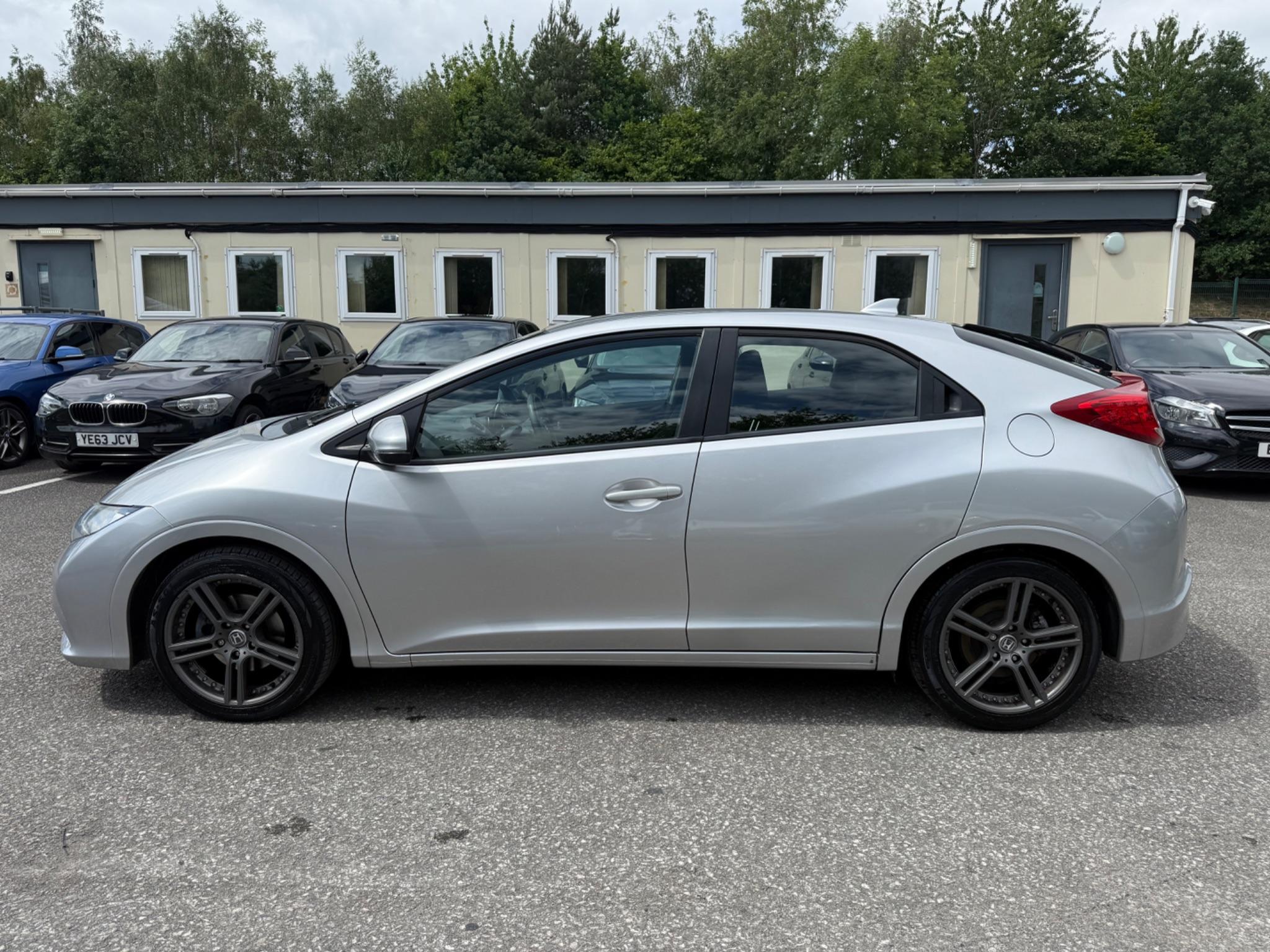 Honda Civic - Image 8