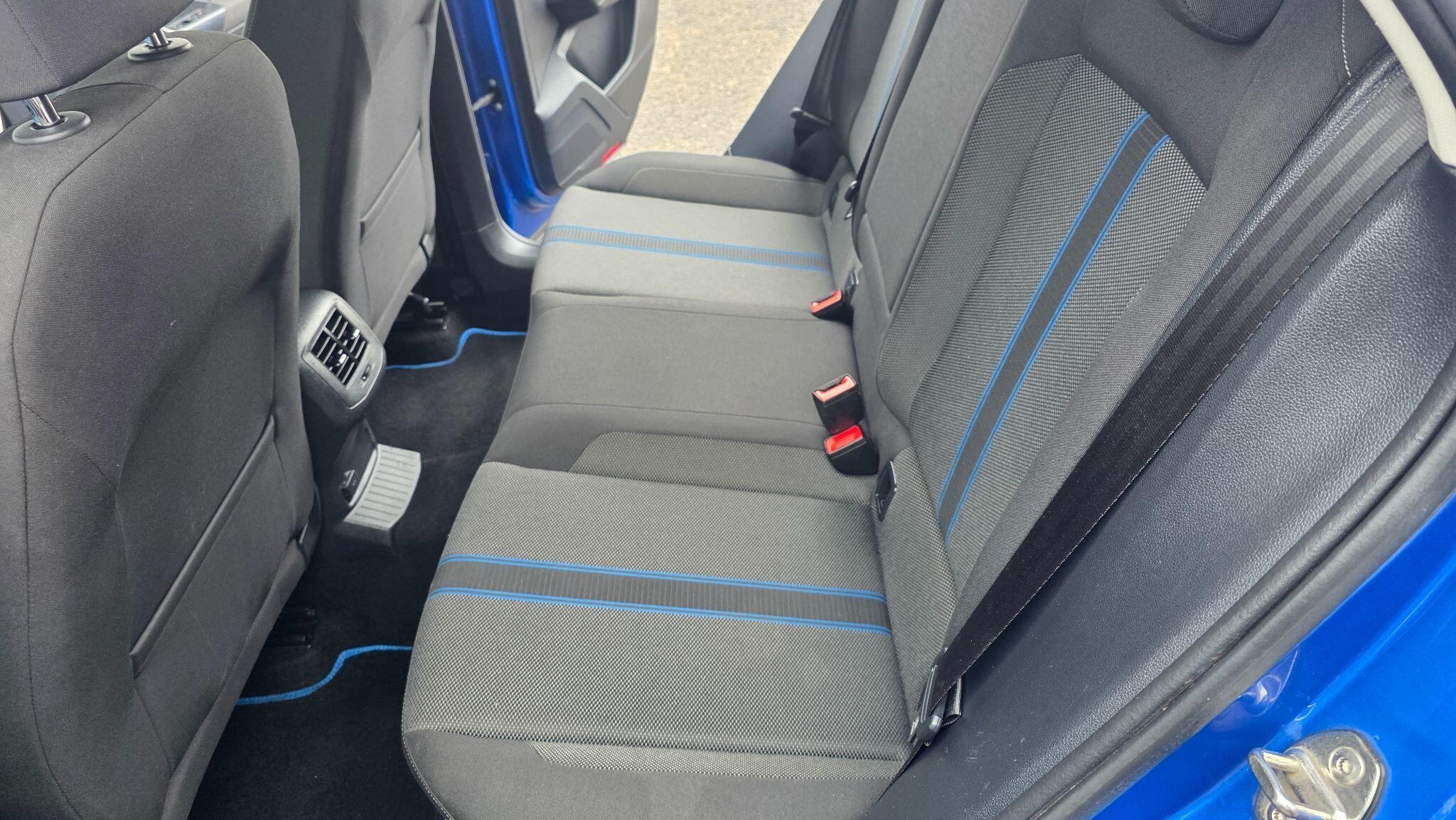 Volkswagen T-Roc - Image 34