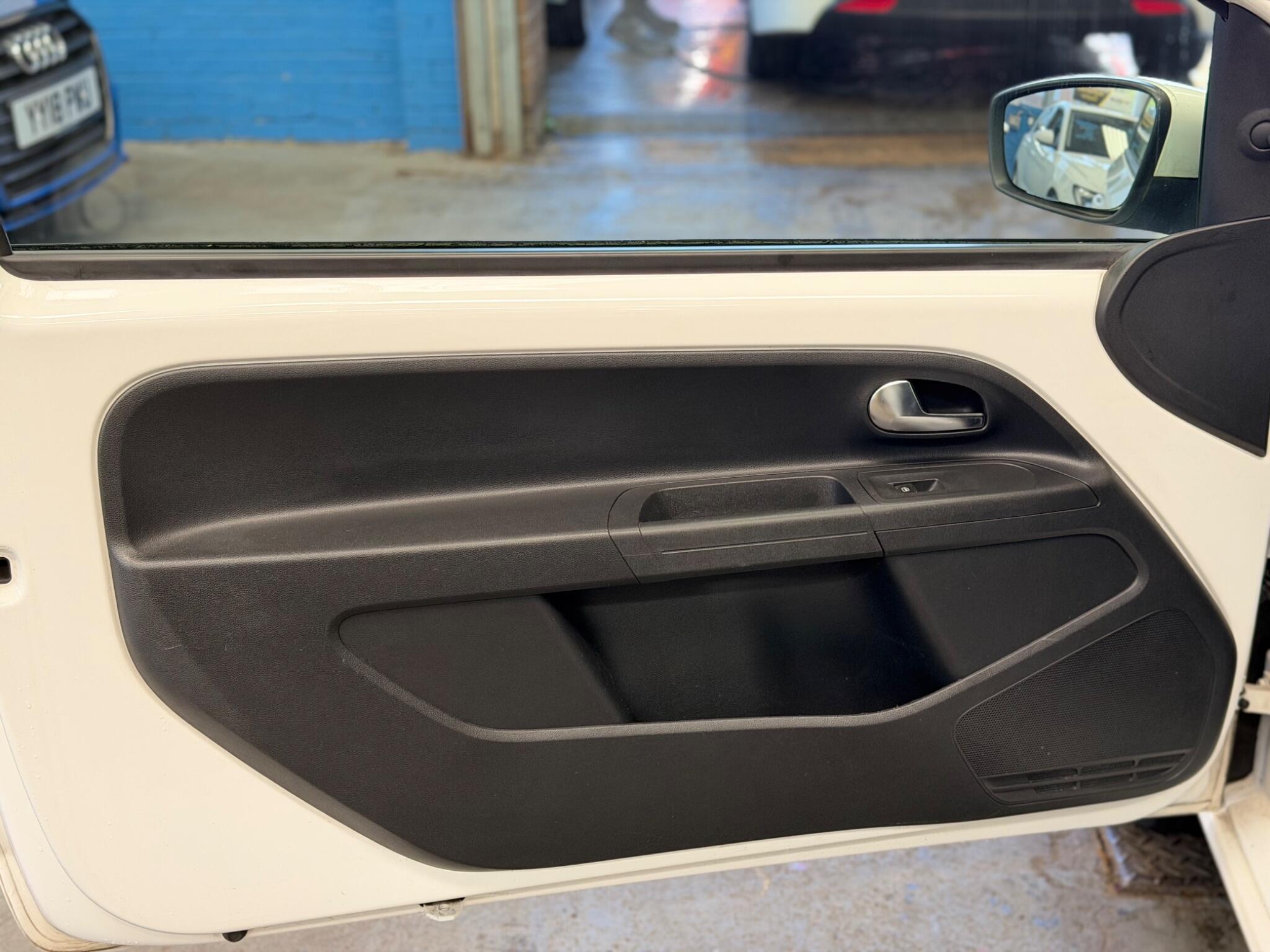 Volkswagen up! - Image 27