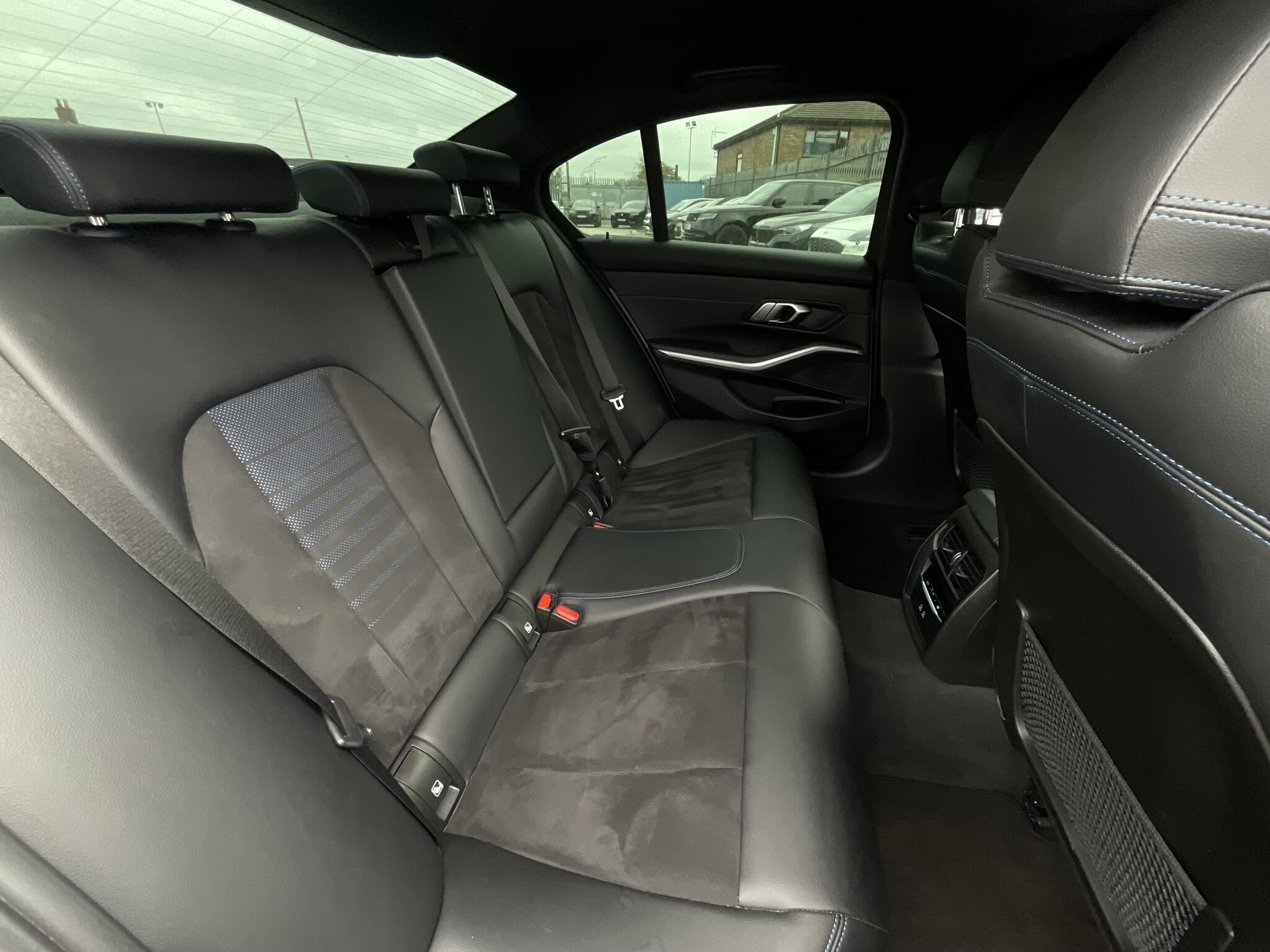 BMW 3 Series - Image 11