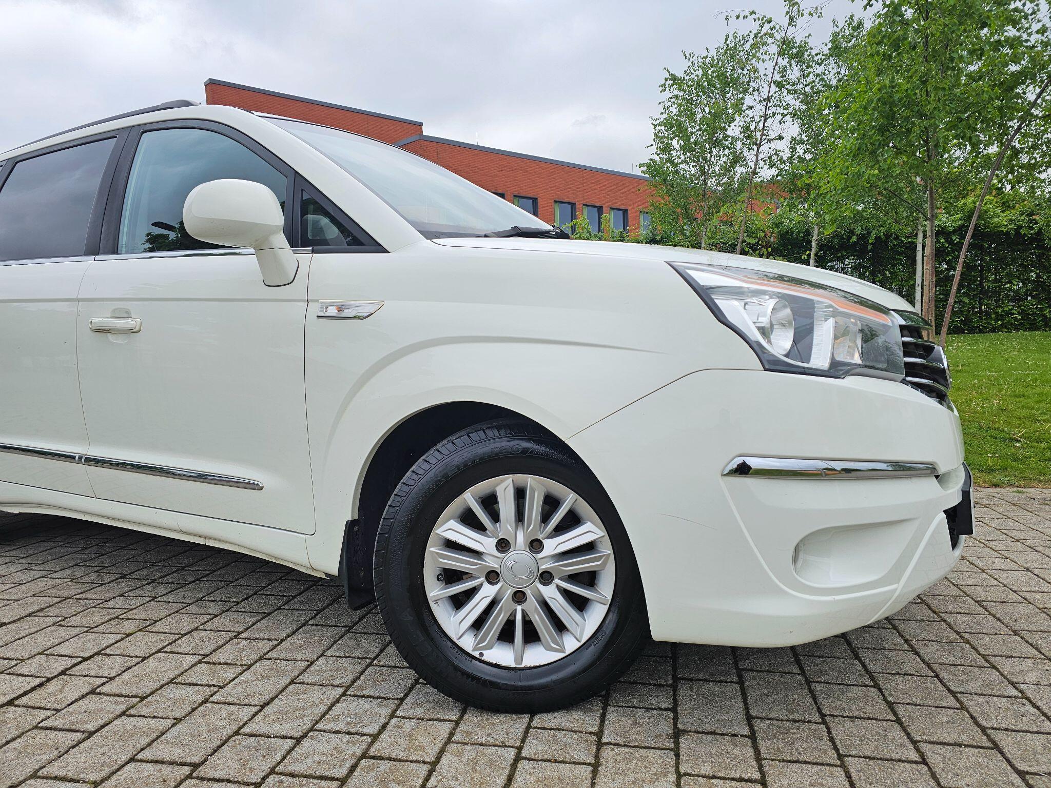 Ssangyong Turismo - Image 2
