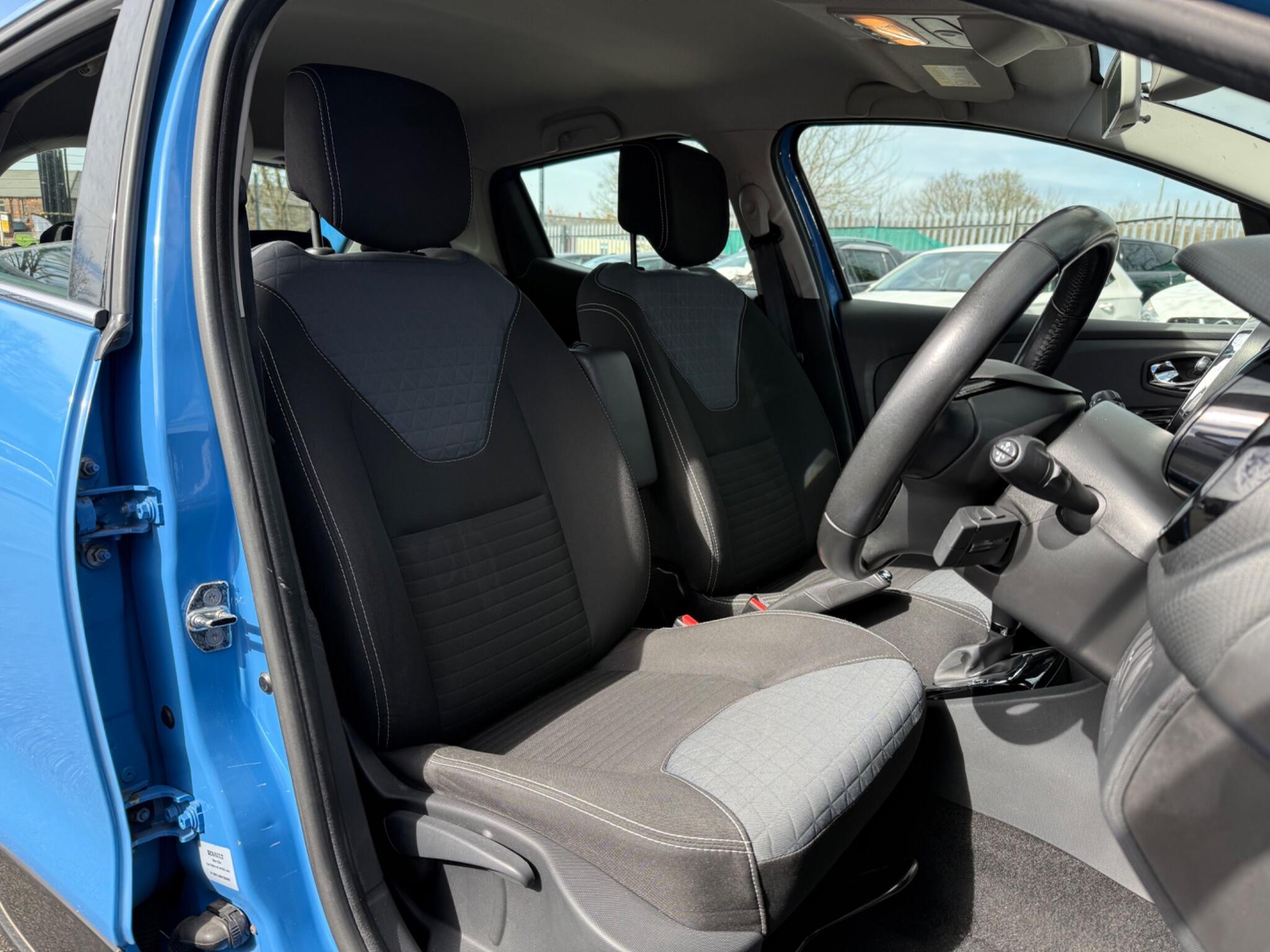 Renault Clio - Image 20