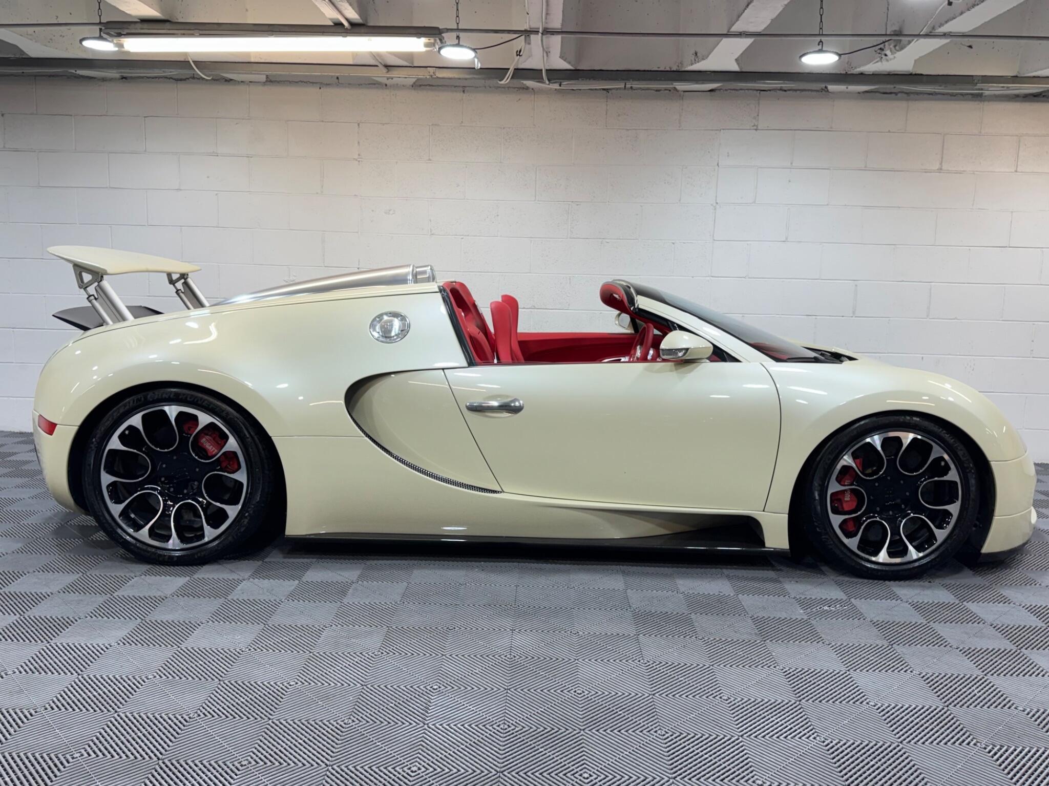 Bugatti Veyron - Image 5