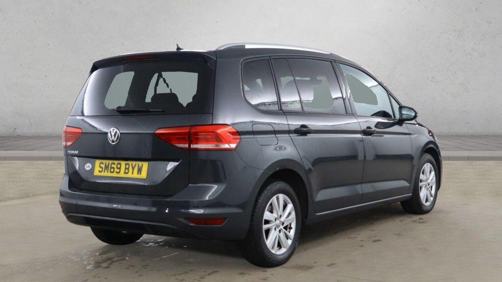 Volkswagen Touran - Image 4