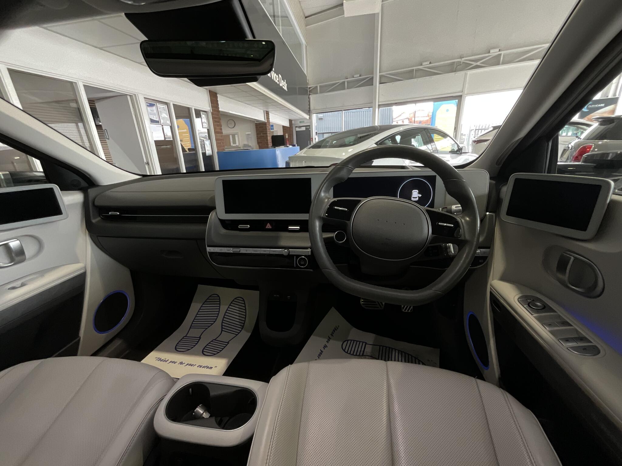 Hyundai Ioniq 5 - Image 5