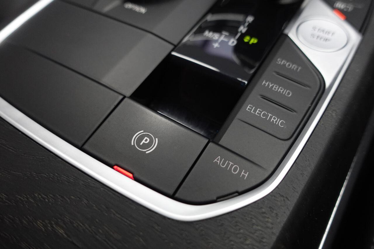 BMW 3 Series - Image 54