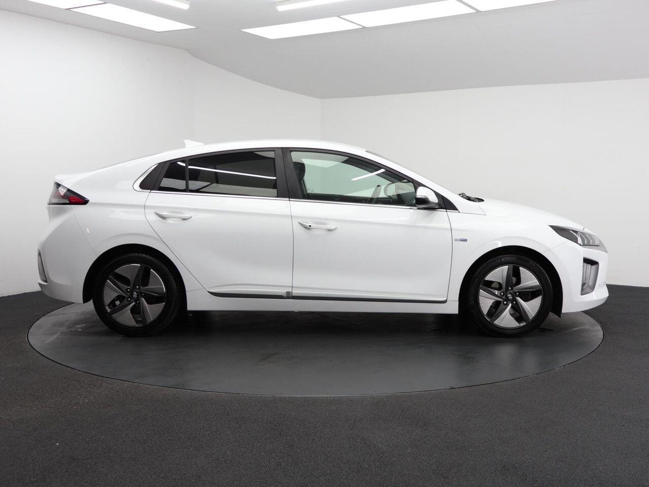 Hyundai Ioniq - Image 14