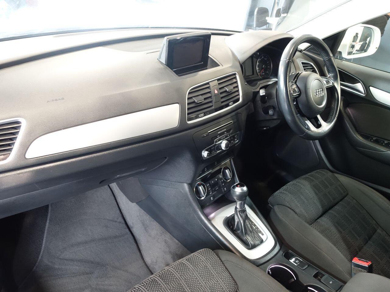 Audi Q3 - Image 11