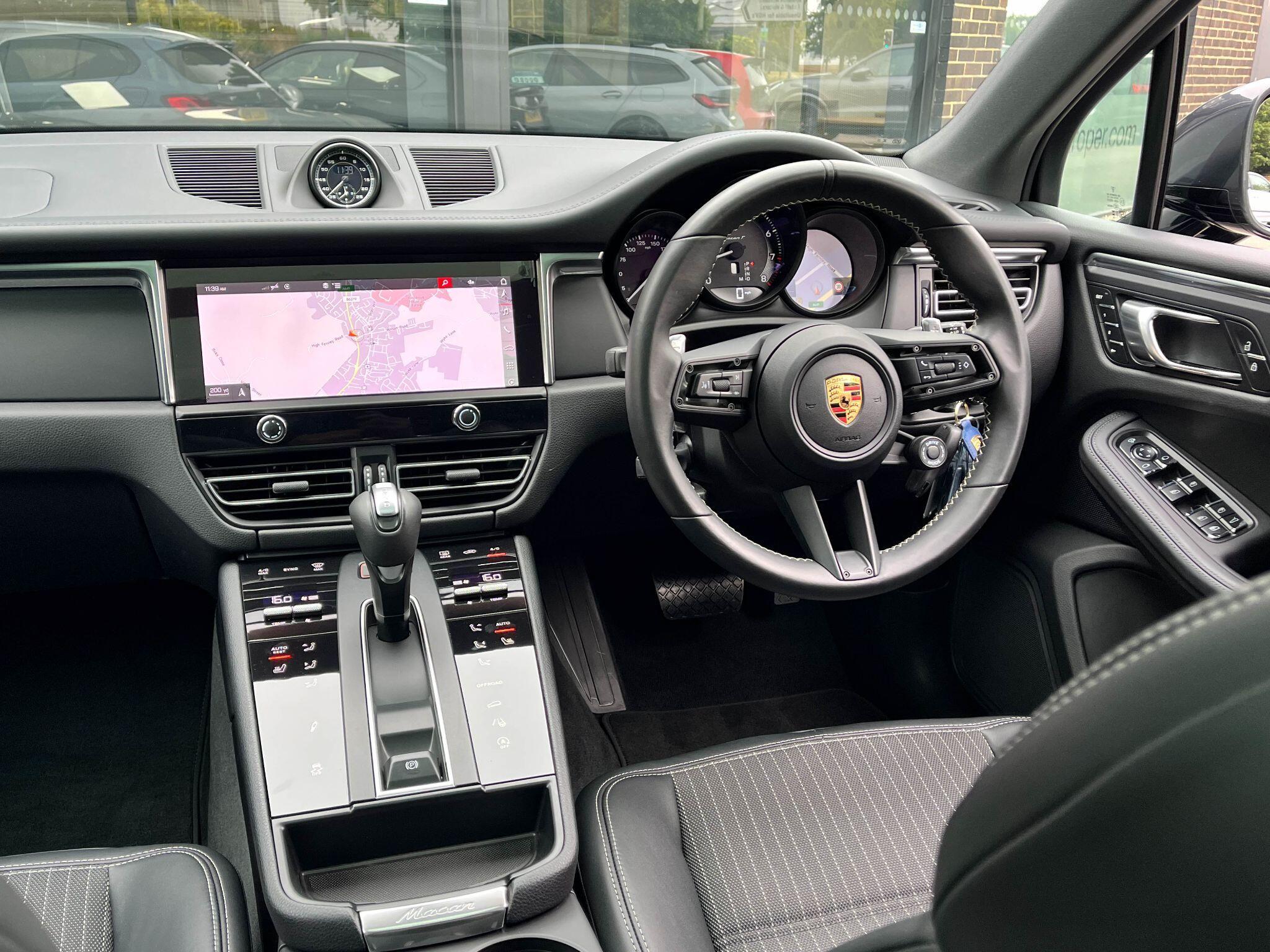 Porsche Macan - Image 15