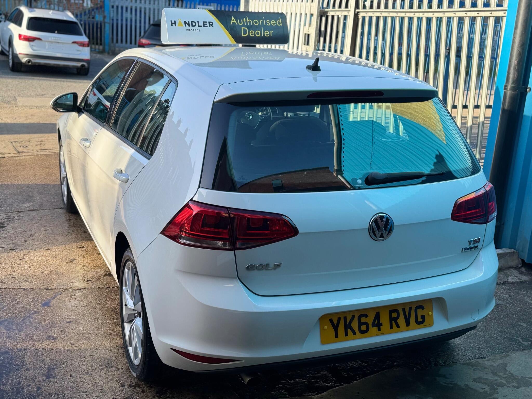 Volkswagen Golf - Image 25