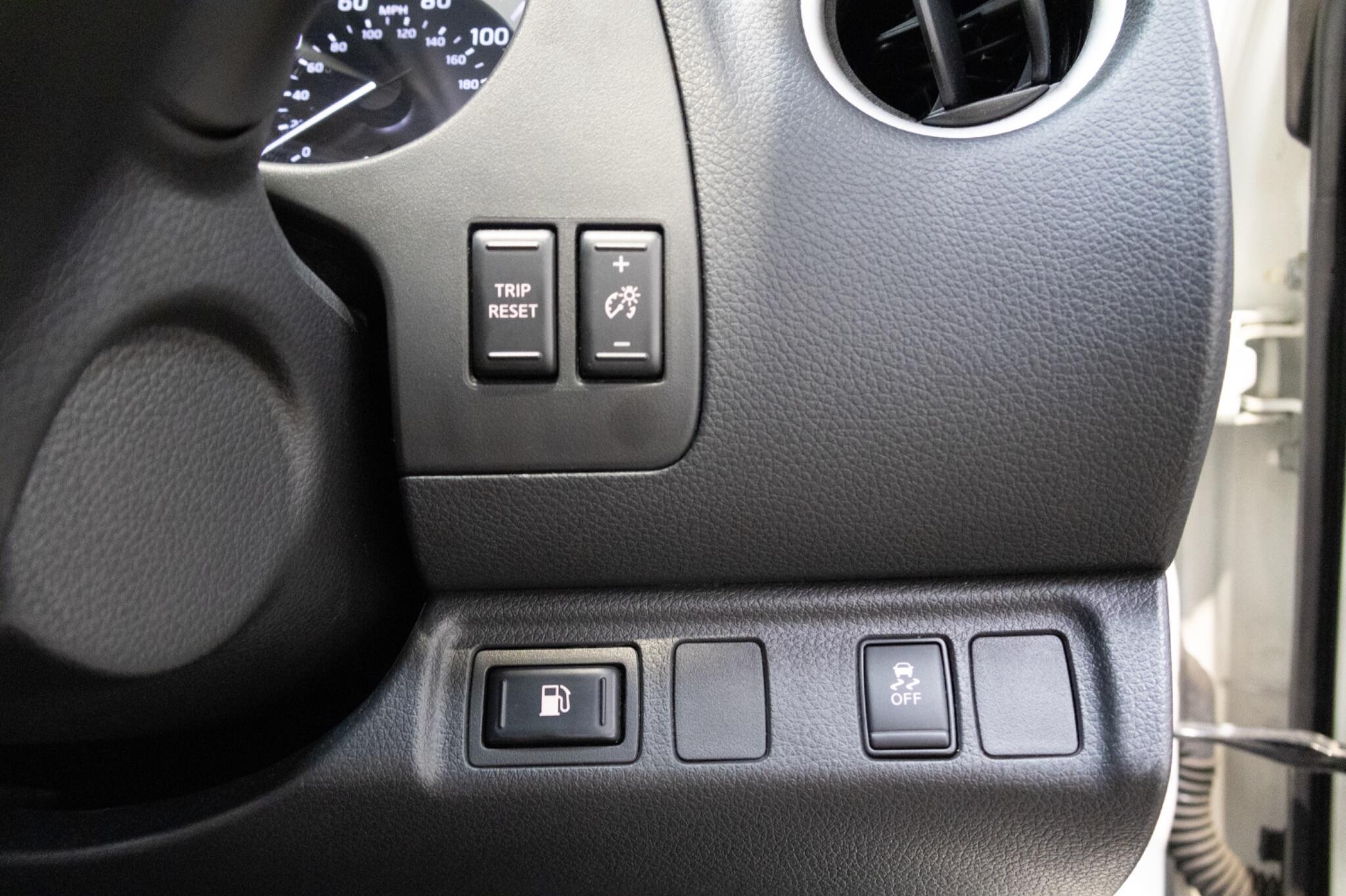Nissan NAVARA - Image 19