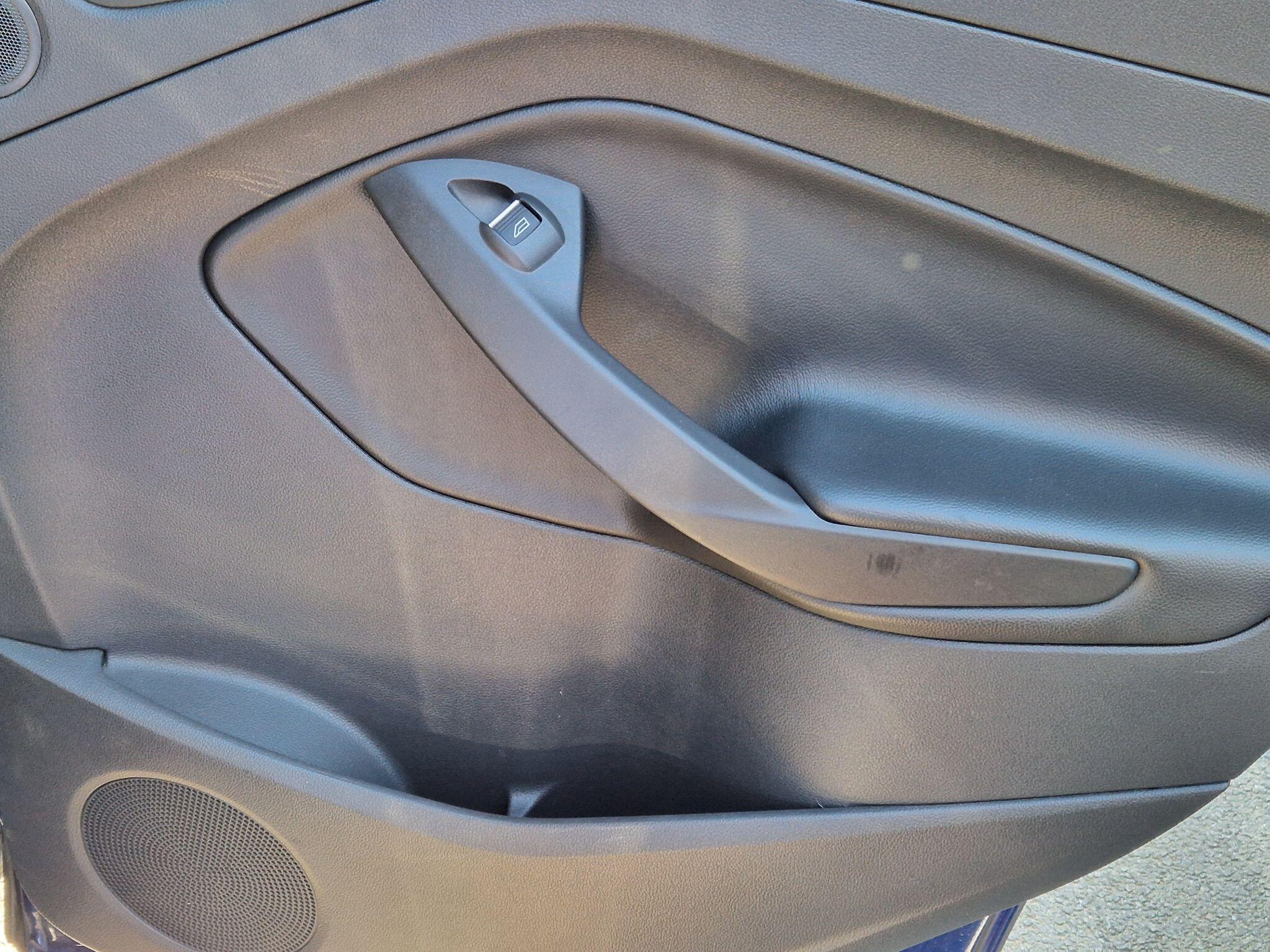 Ford Kuga - Image 35