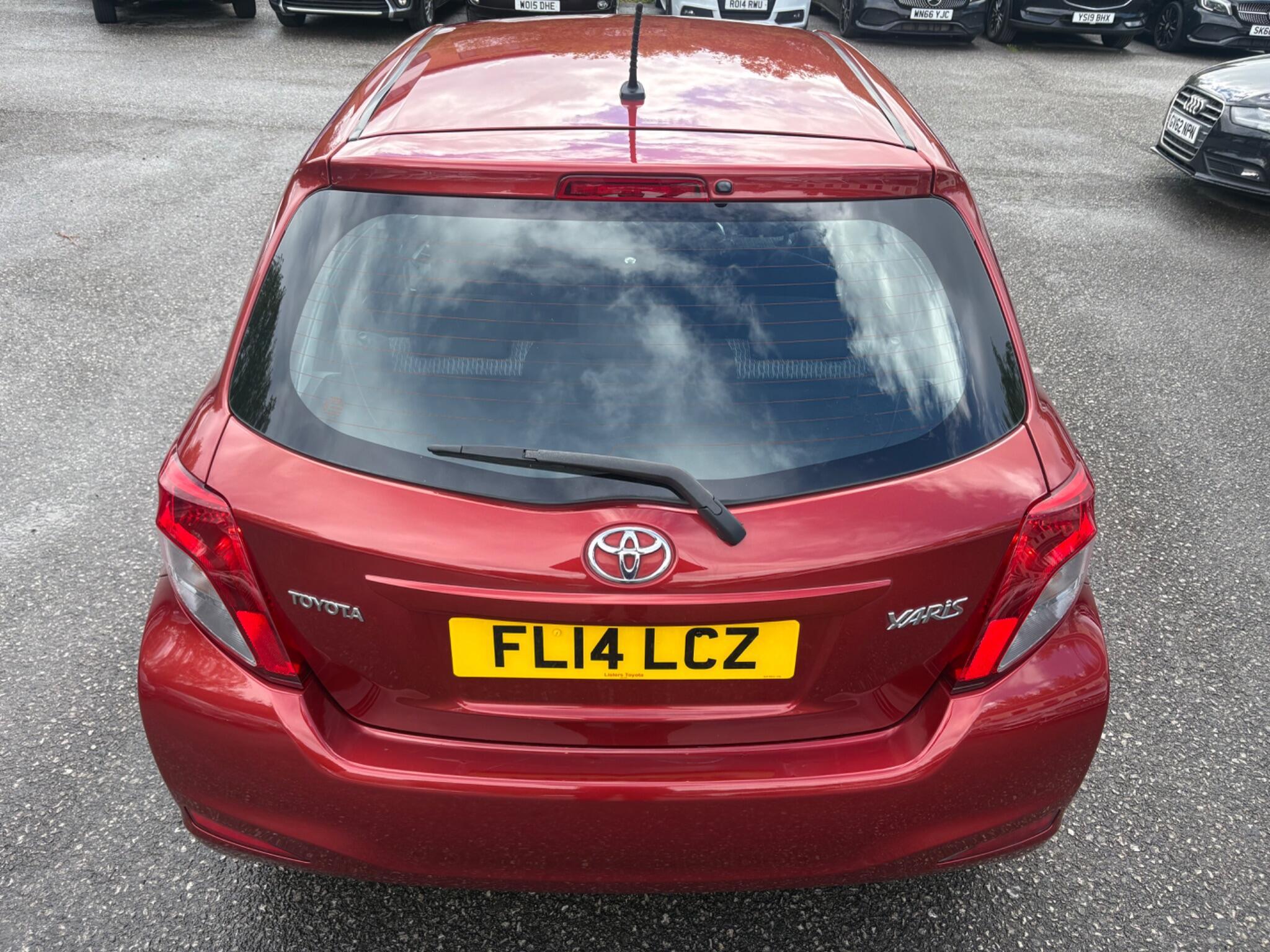 Toyota Yaris - Image 18