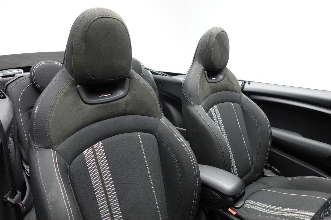 MINI Convertible - Image 9