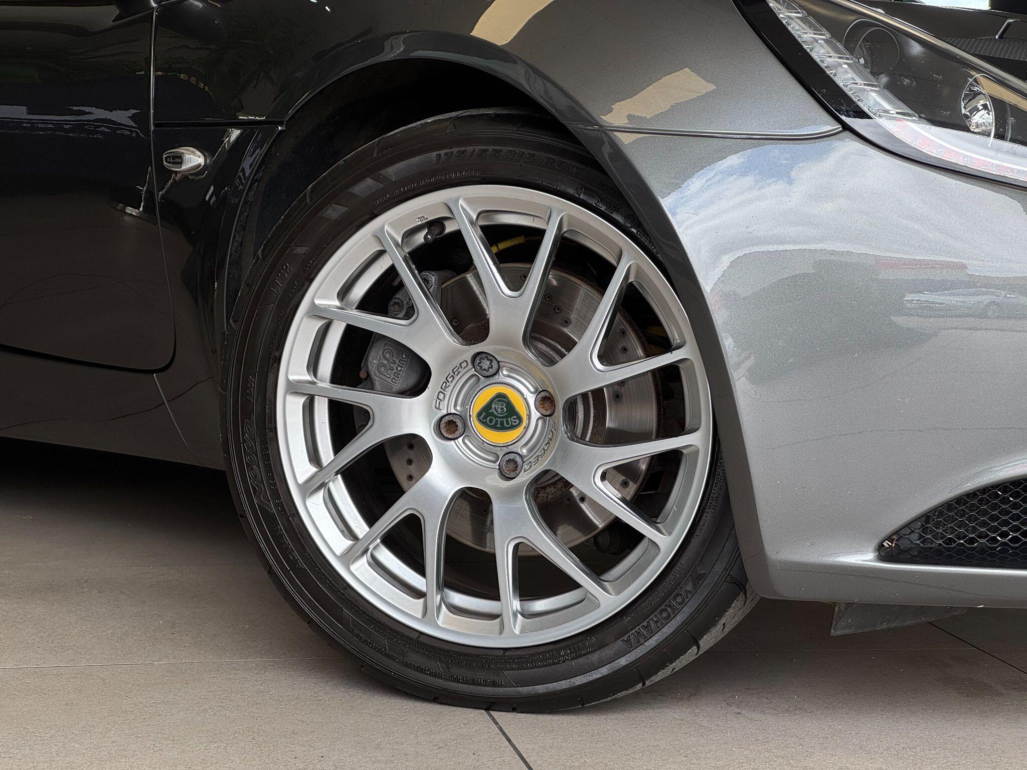 Lotus Elise - Image 4