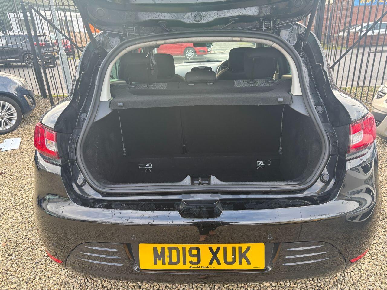 Renault Clio - Image 9