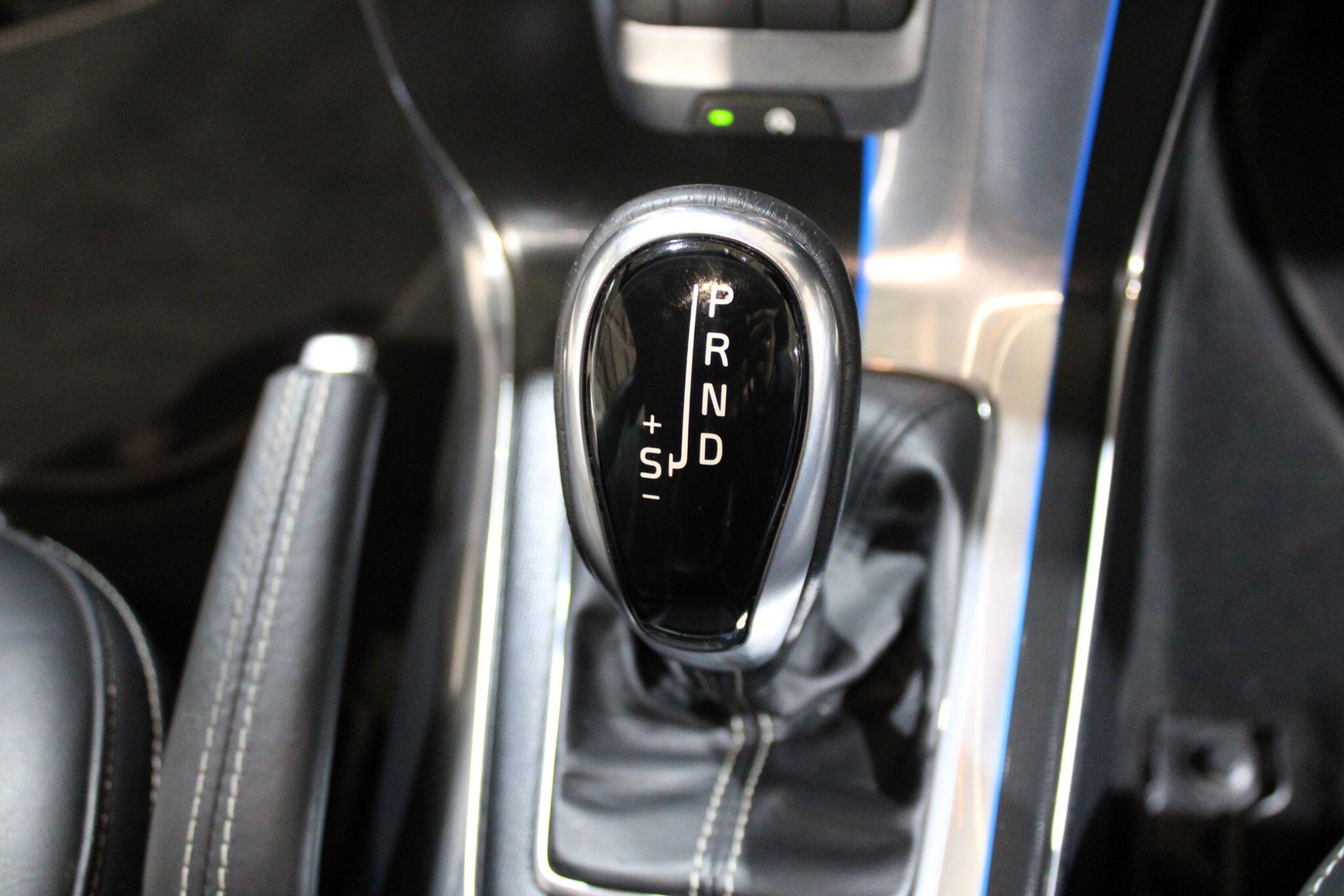 Volvo V40 - Image 17