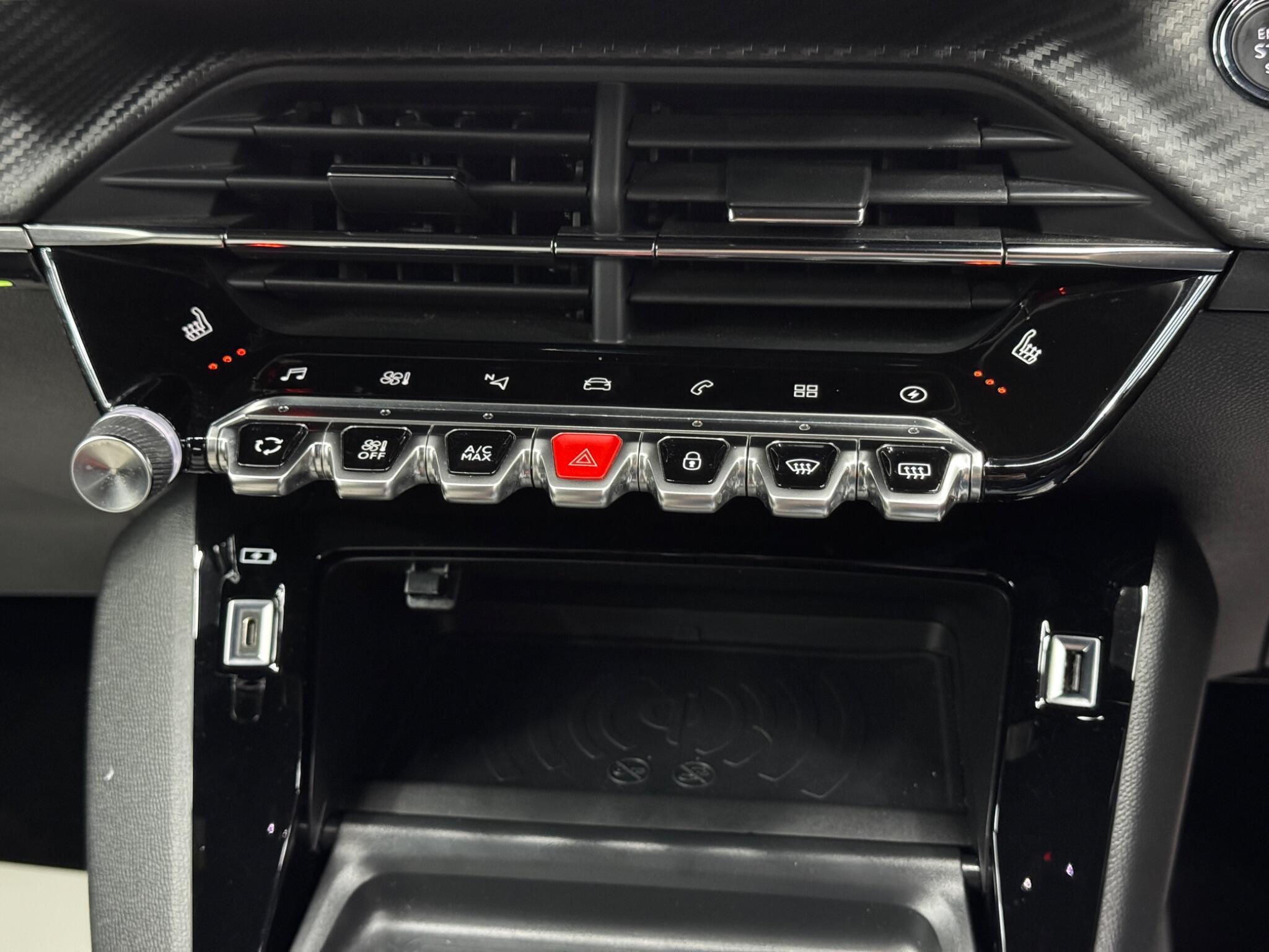 Peugeot E-208 - Image 27